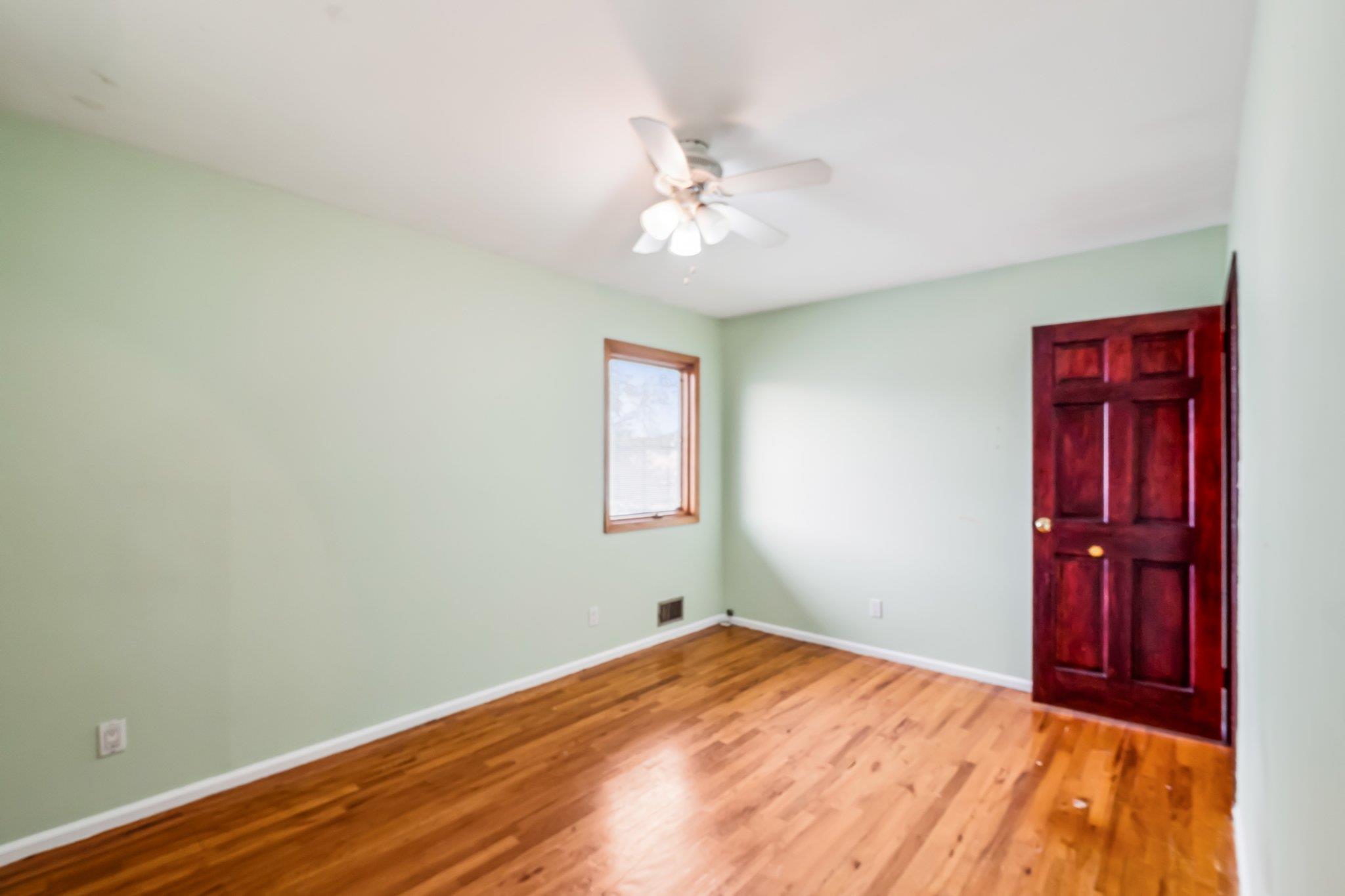 636 Derby Avenue, Woodmere, NY 11598