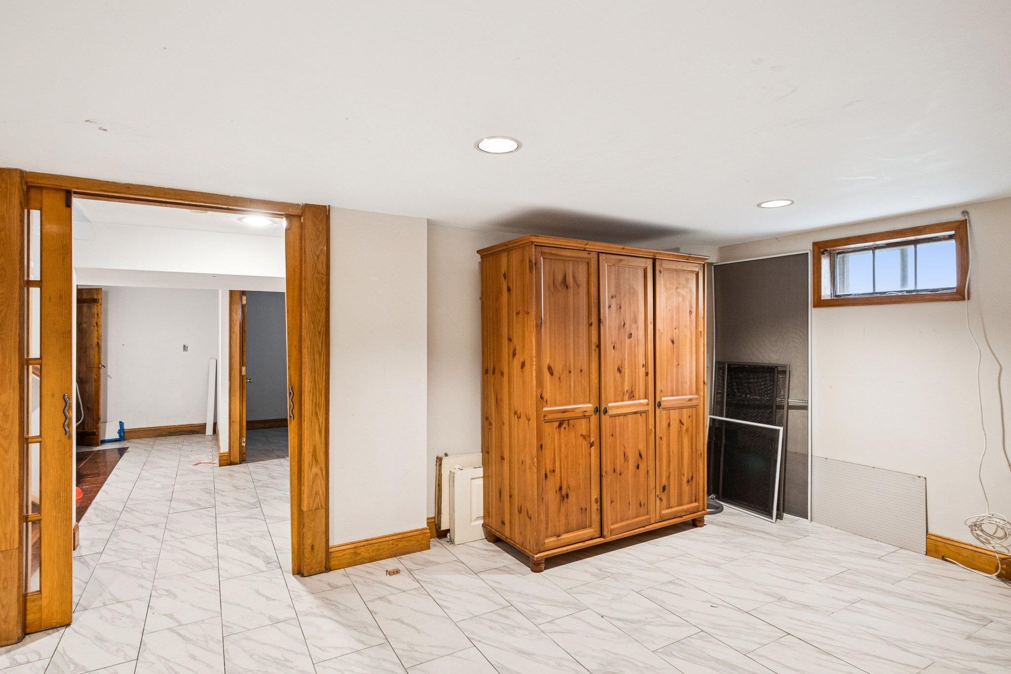 636 Derby Avenue, Woodmere, NY 11598