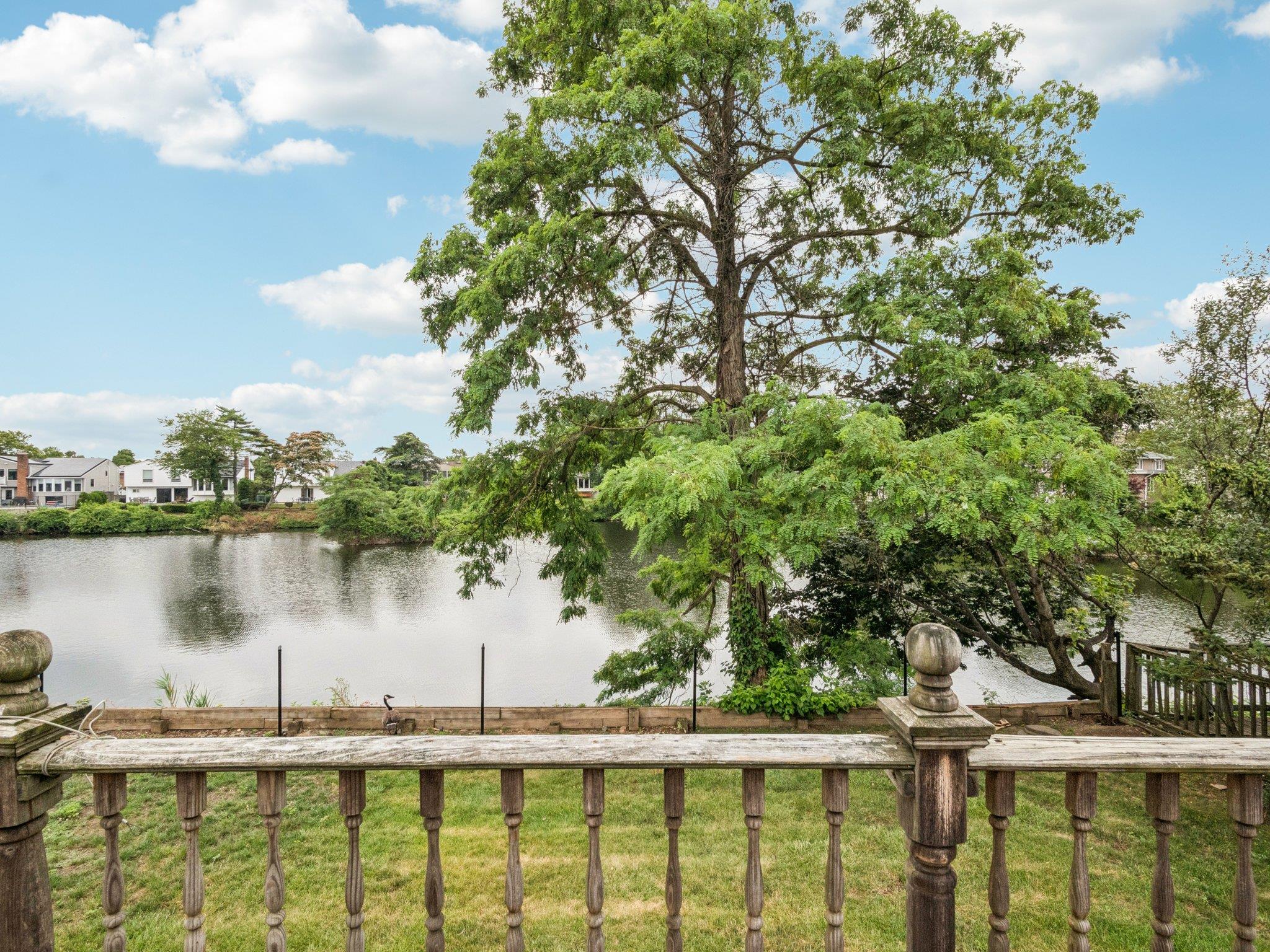 636 Derby Avenue, Woodmere, NY 11598