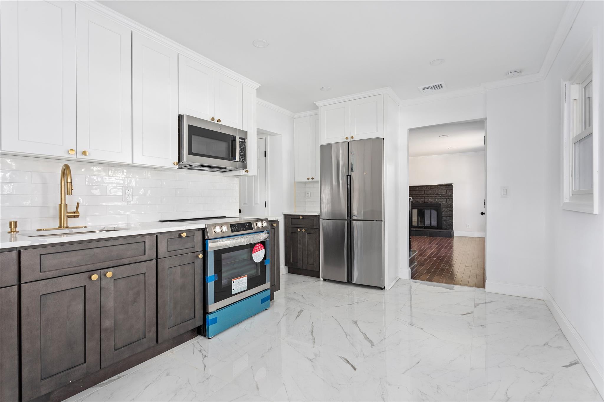 78 Jesse Street, Freeport, NY 11520