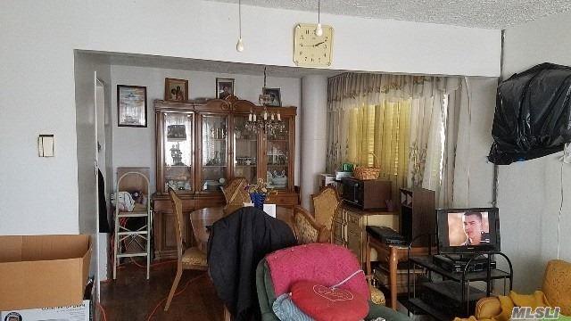 492 Pershing Boulevard, Rockville Centre, NY 11570