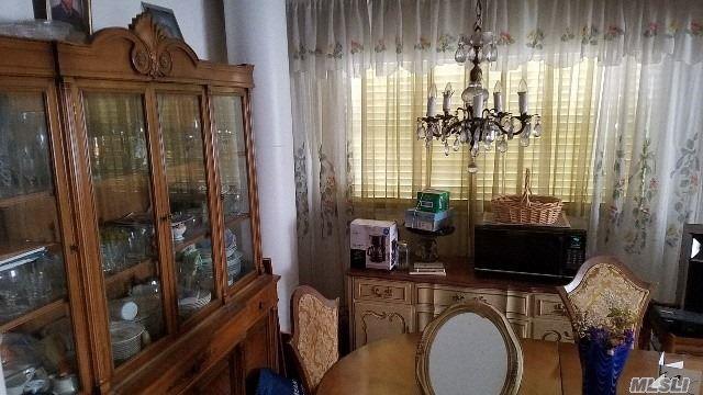 492 Pershing Boulevard, Rockville Centre, NY 11570