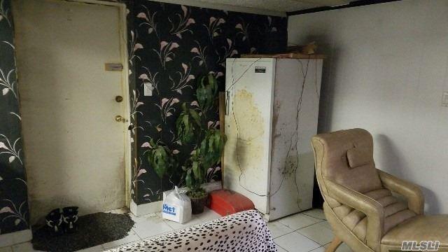 492 Pershing Boulevard, Rockville Centre, NY 11570