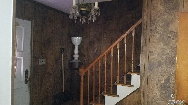 492 Pershing Boulevard, Rockville Centre, NY 11570