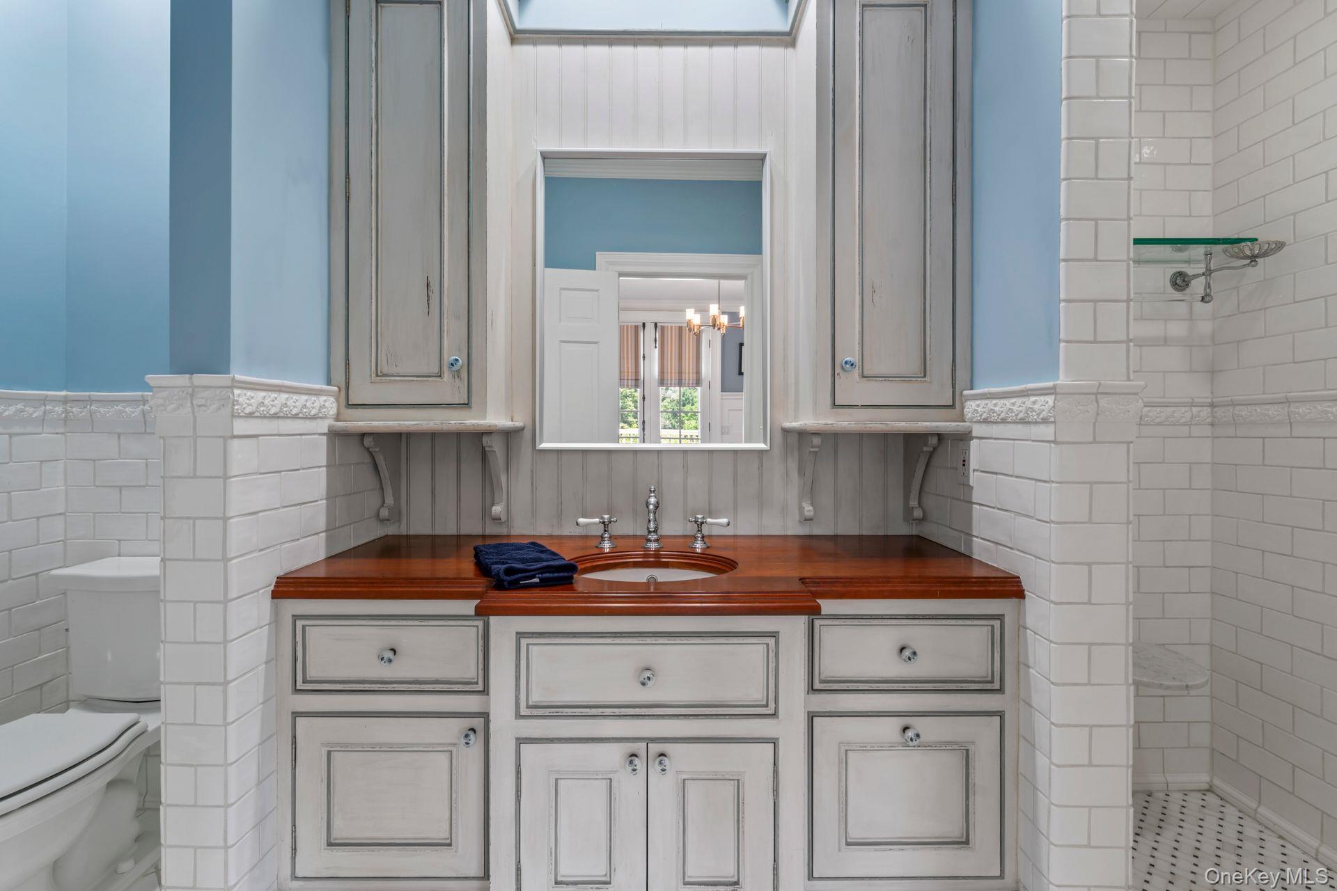 7 Fox Meadow Lane, Lloyd Harbor, NY 11743