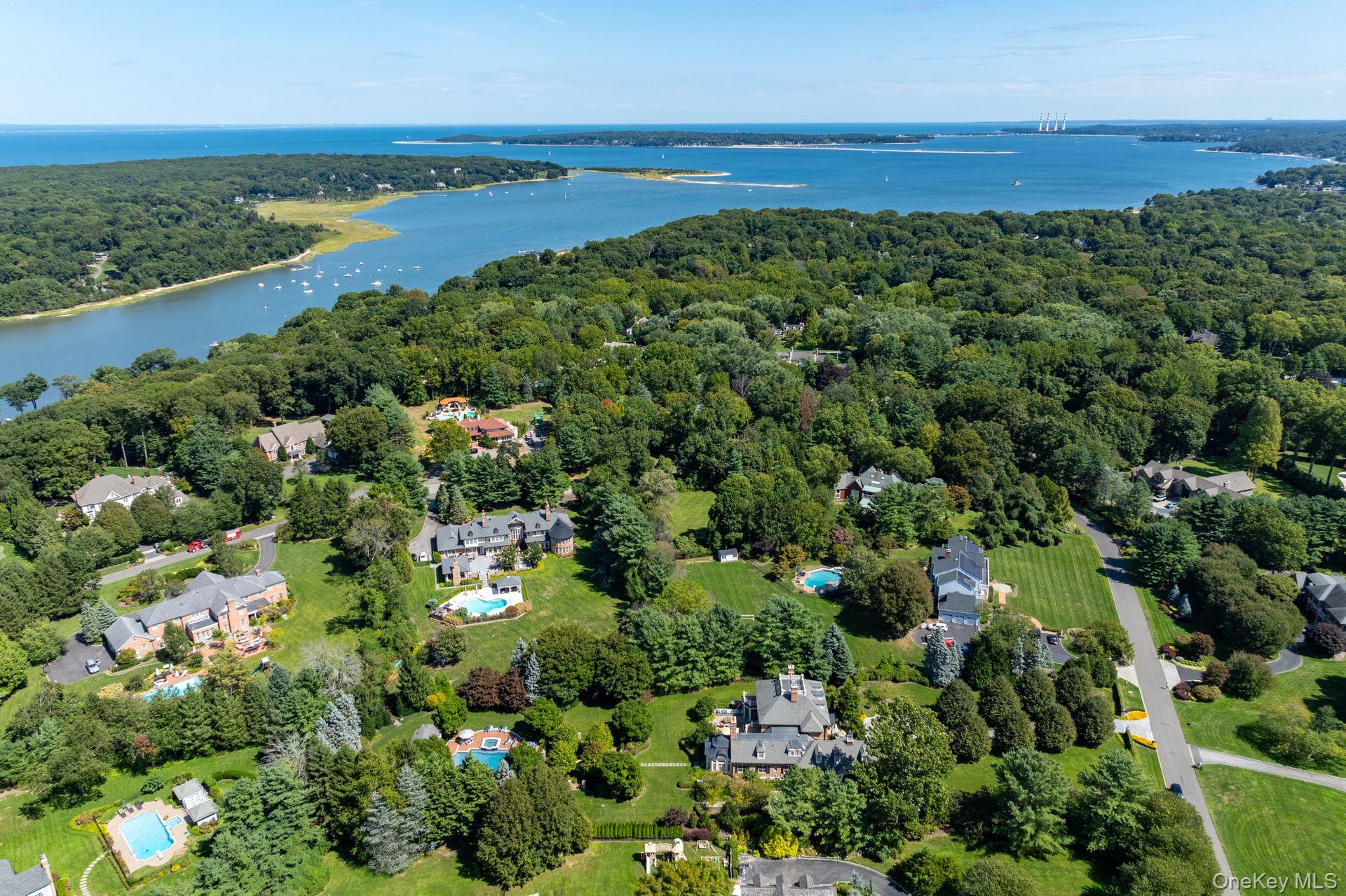 7 Fox Meadow Lane, Lloyd Harbor, NY 11743