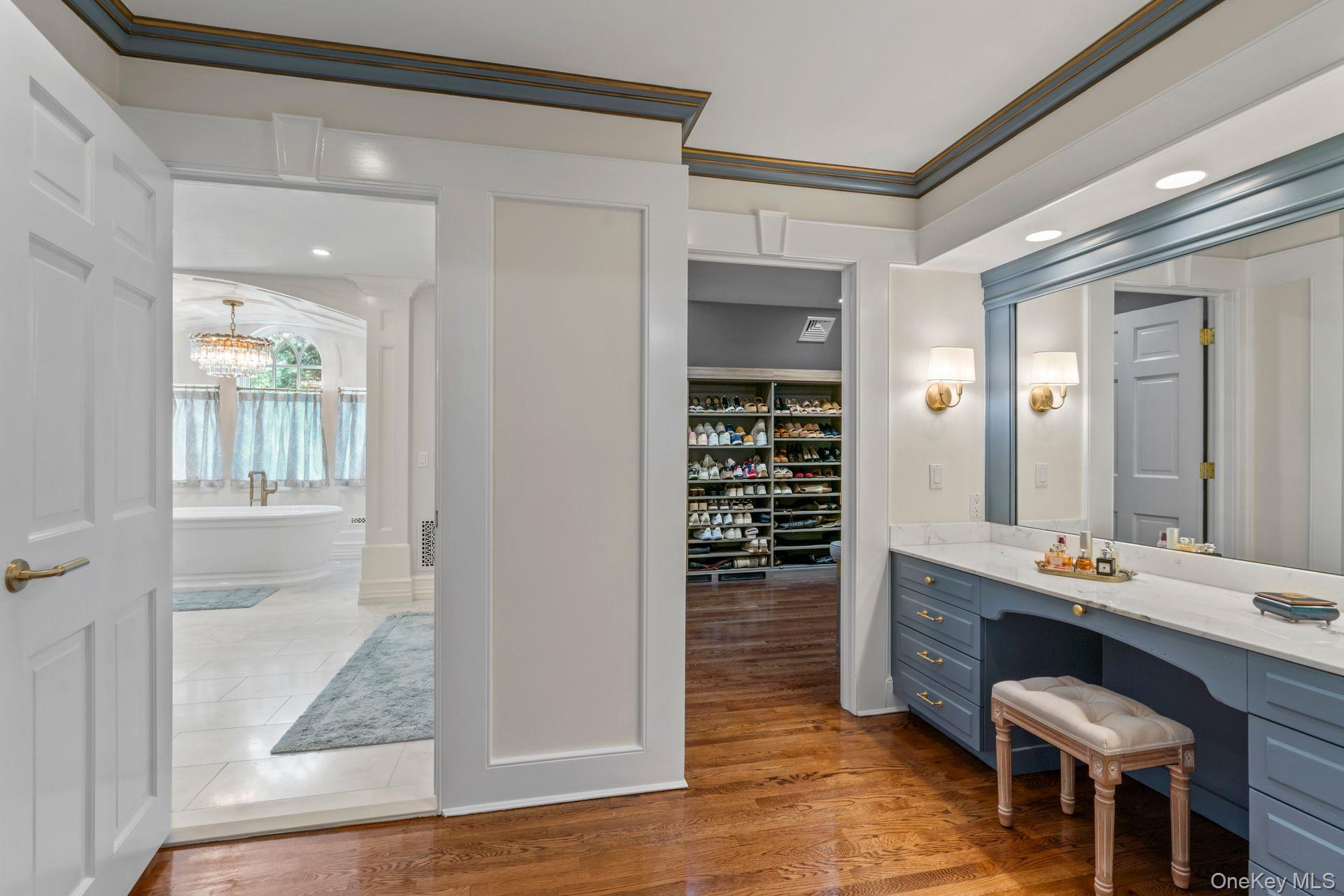 7 Fox Meadow Lane, Lloyd Harbor, NY 11743