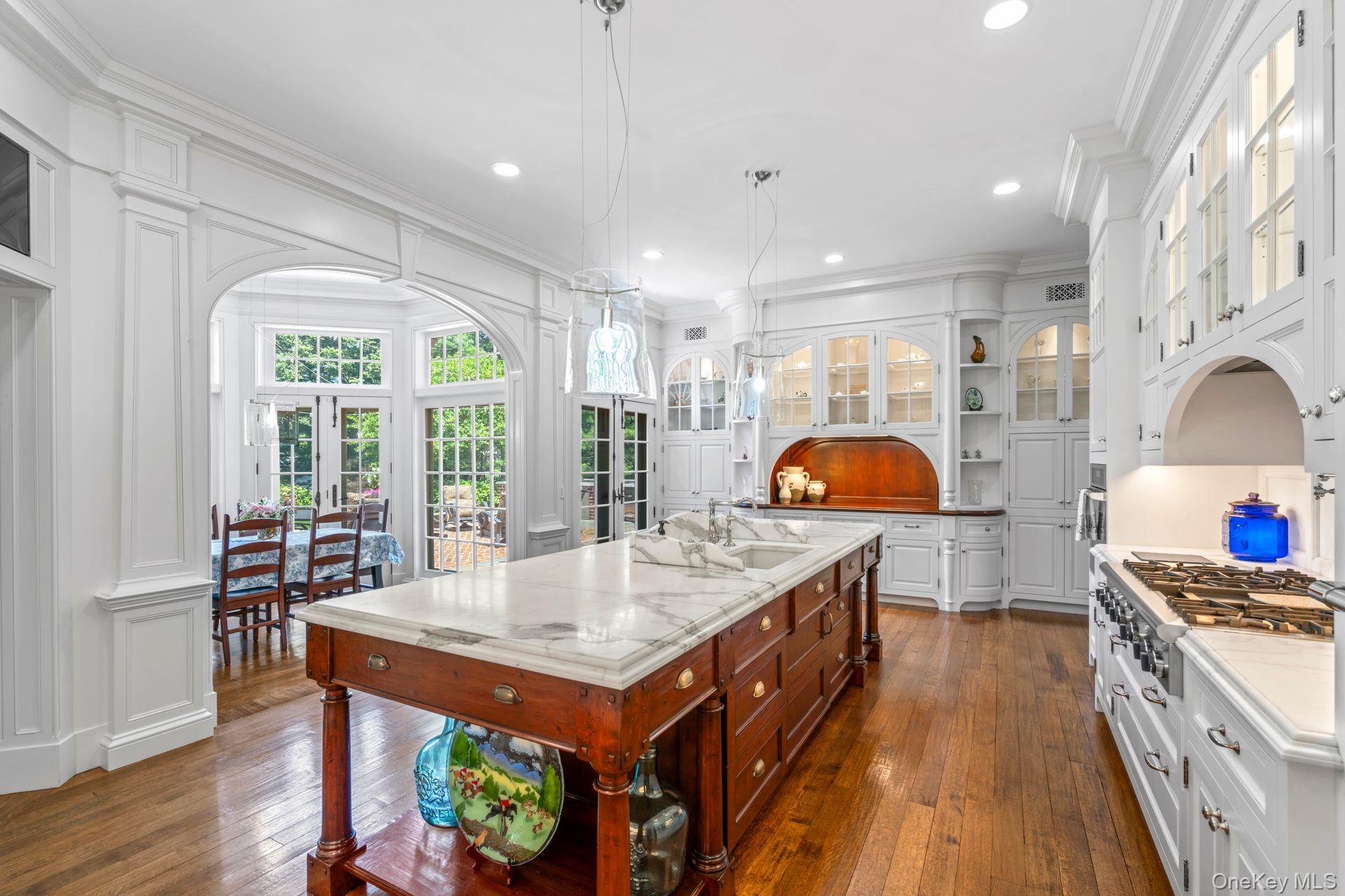 7 Fox Meadow Lane, Lloyd Harbor, NY 11743