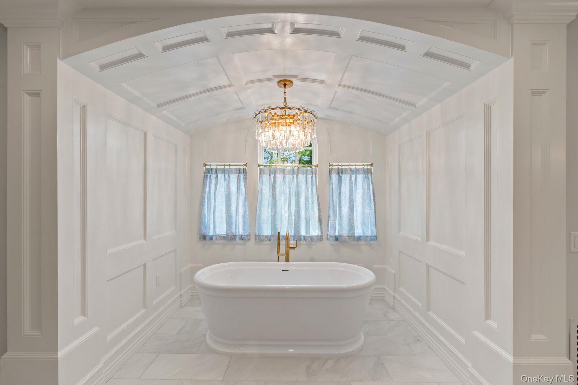 7 Fox Meadow Lane, Lloyd Harbor, NY 11743