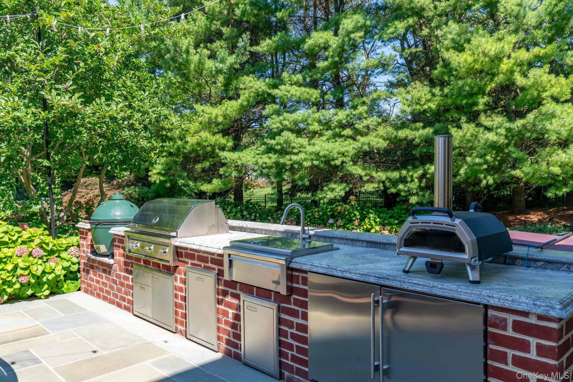 7 Fox Meadow Lane, Lloyd Harbor, NY 11743