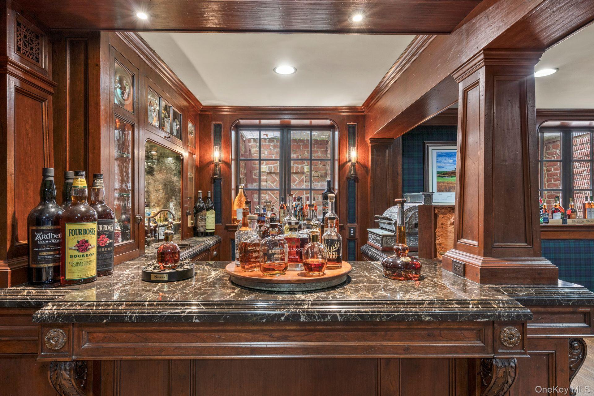 7 Fox Meadow Lane, Lloyd Harbor, NY 11743