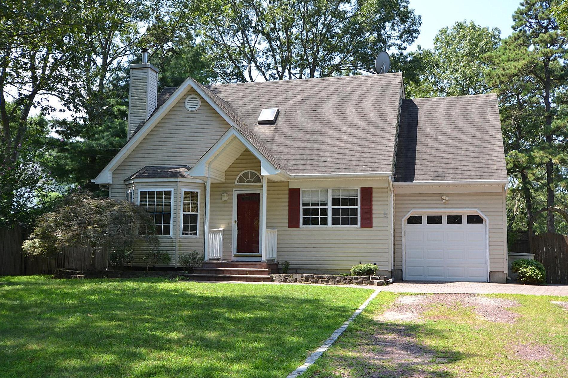 156 Horseblock Road, Centereach, NY 11720