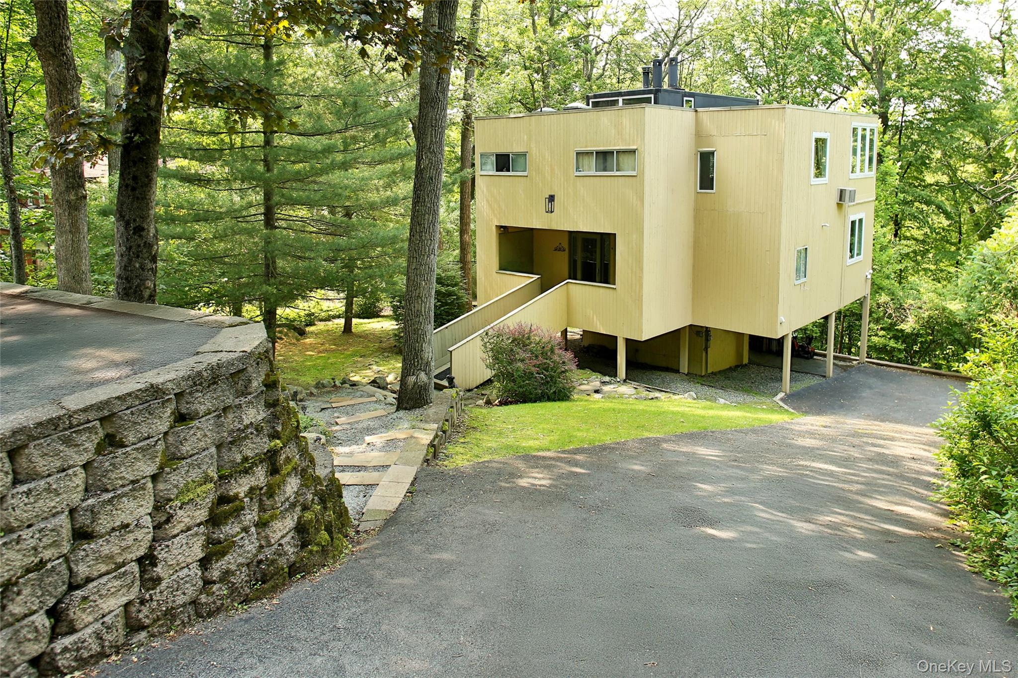 162 Fawn Hill Road, Tuxedo Park, NY 10987