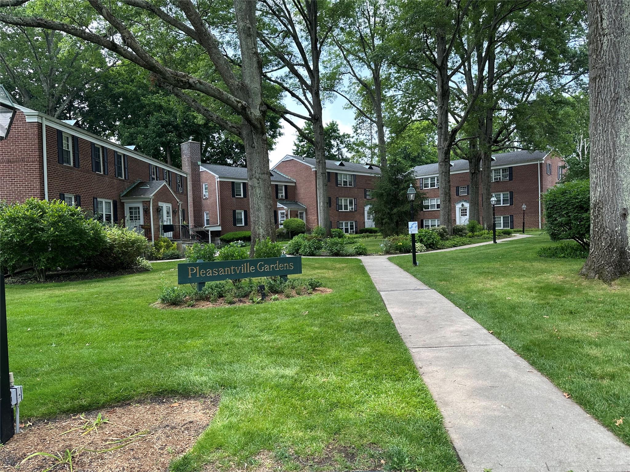 293 Manville Road # 1C, Pleasantville, NY 10570
