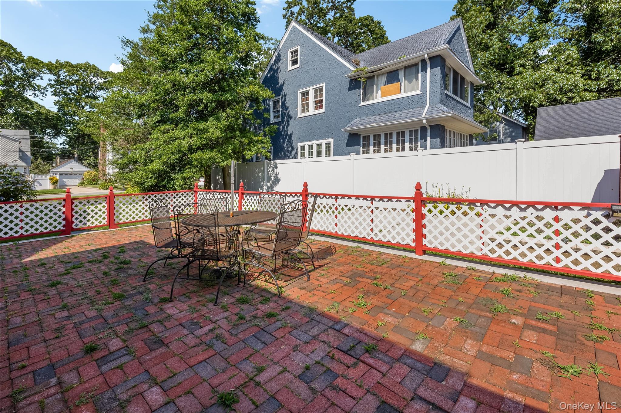 24 Lawrence Avenue, Rockville Centre, NY 11570