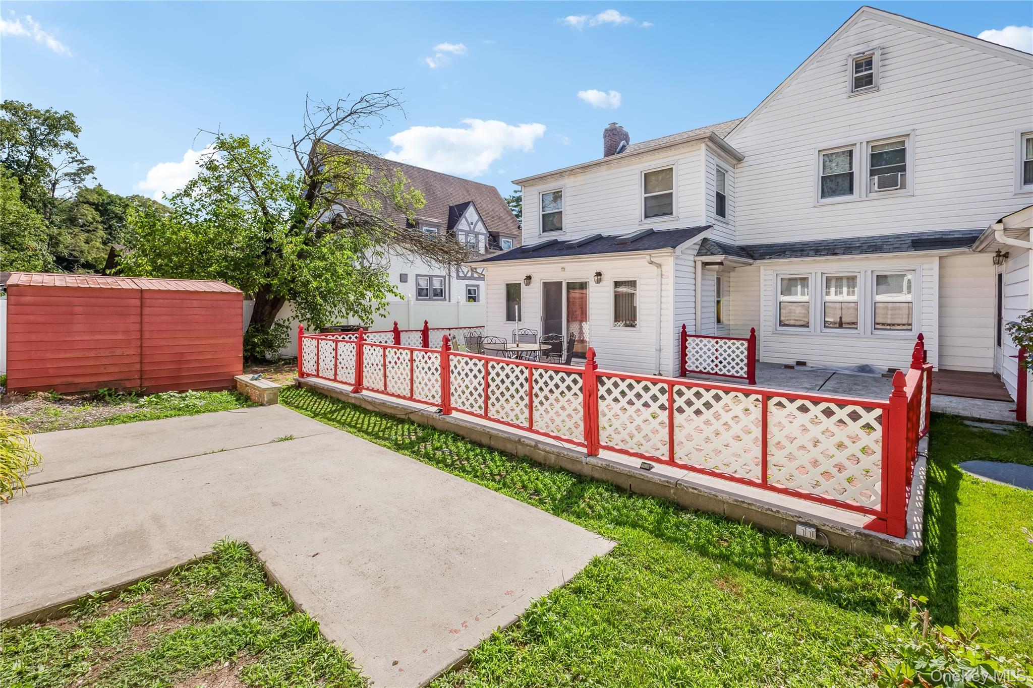 24 Lawrence Avenue, Rockville Centre, NY 11570