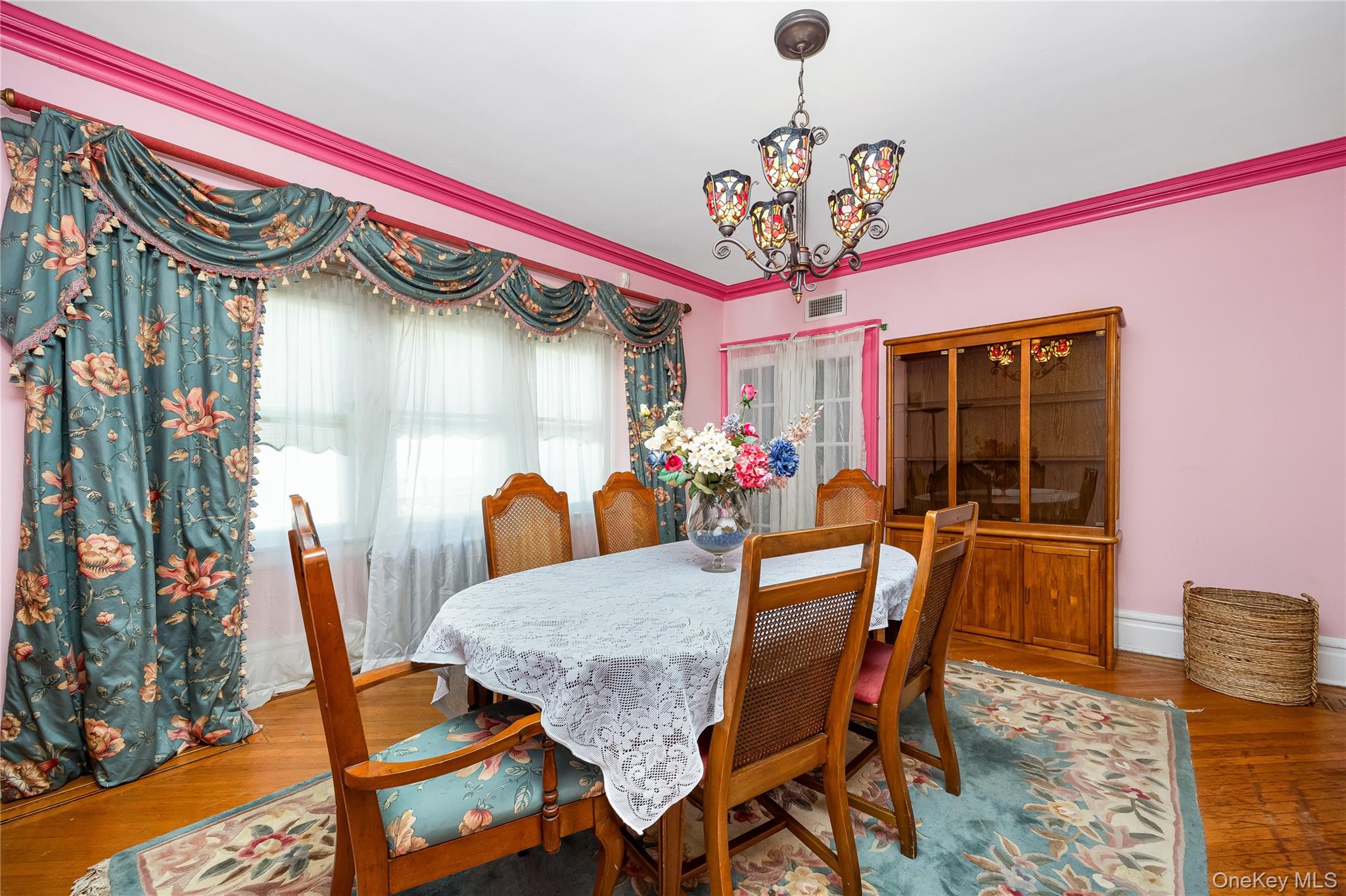 24 Lawrence Avenue, Rockville Centre, NY 11570