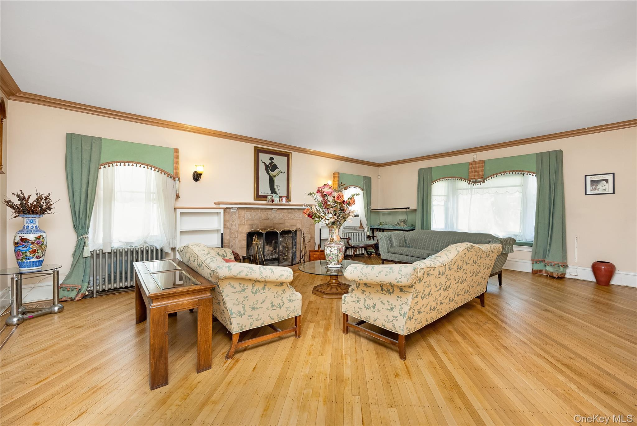 24 Lawrence Avenue, Rockville Centre, NY 11570