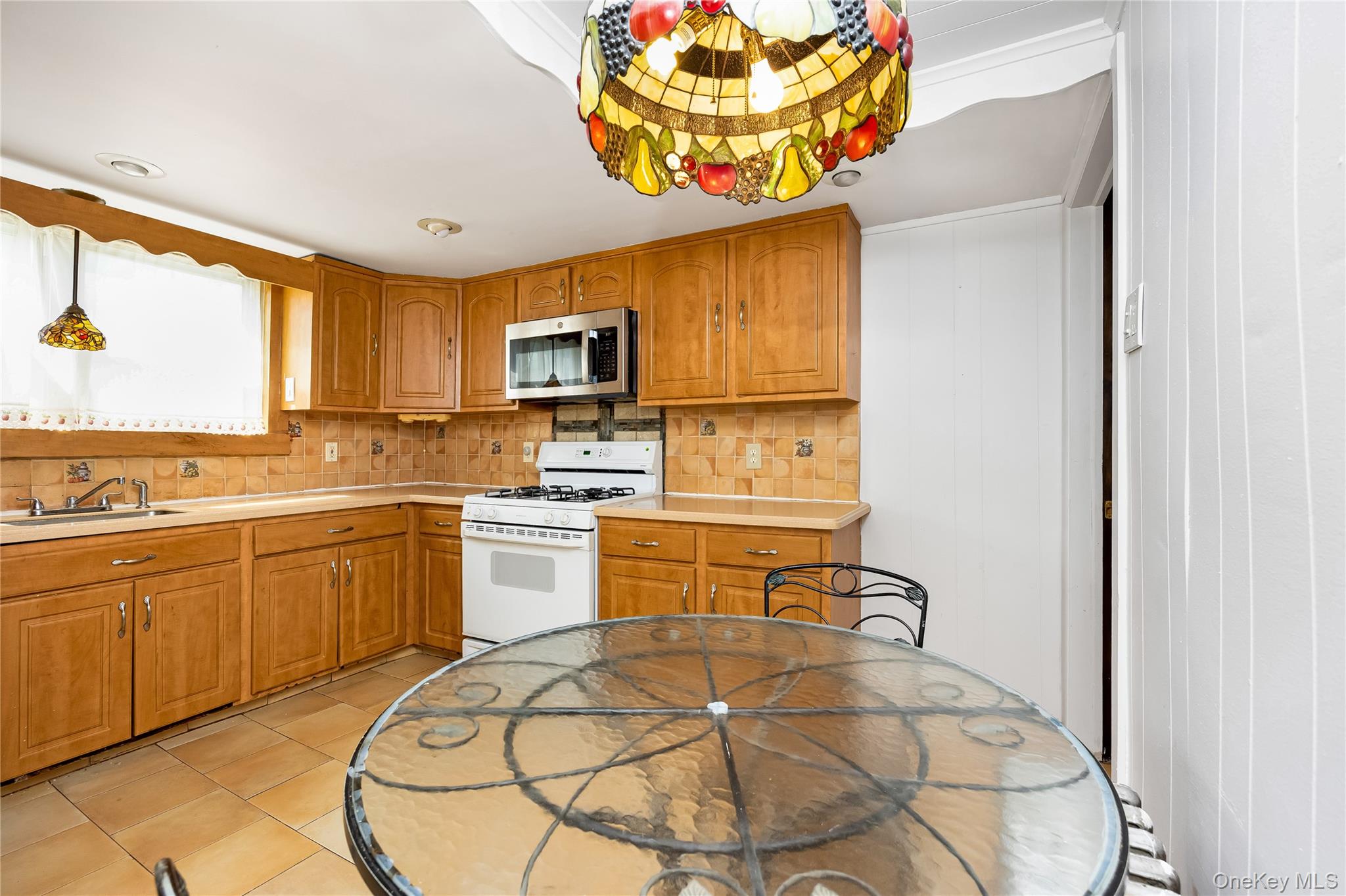 24 Lawrence Avenue, Rockville Centre, NY 11570