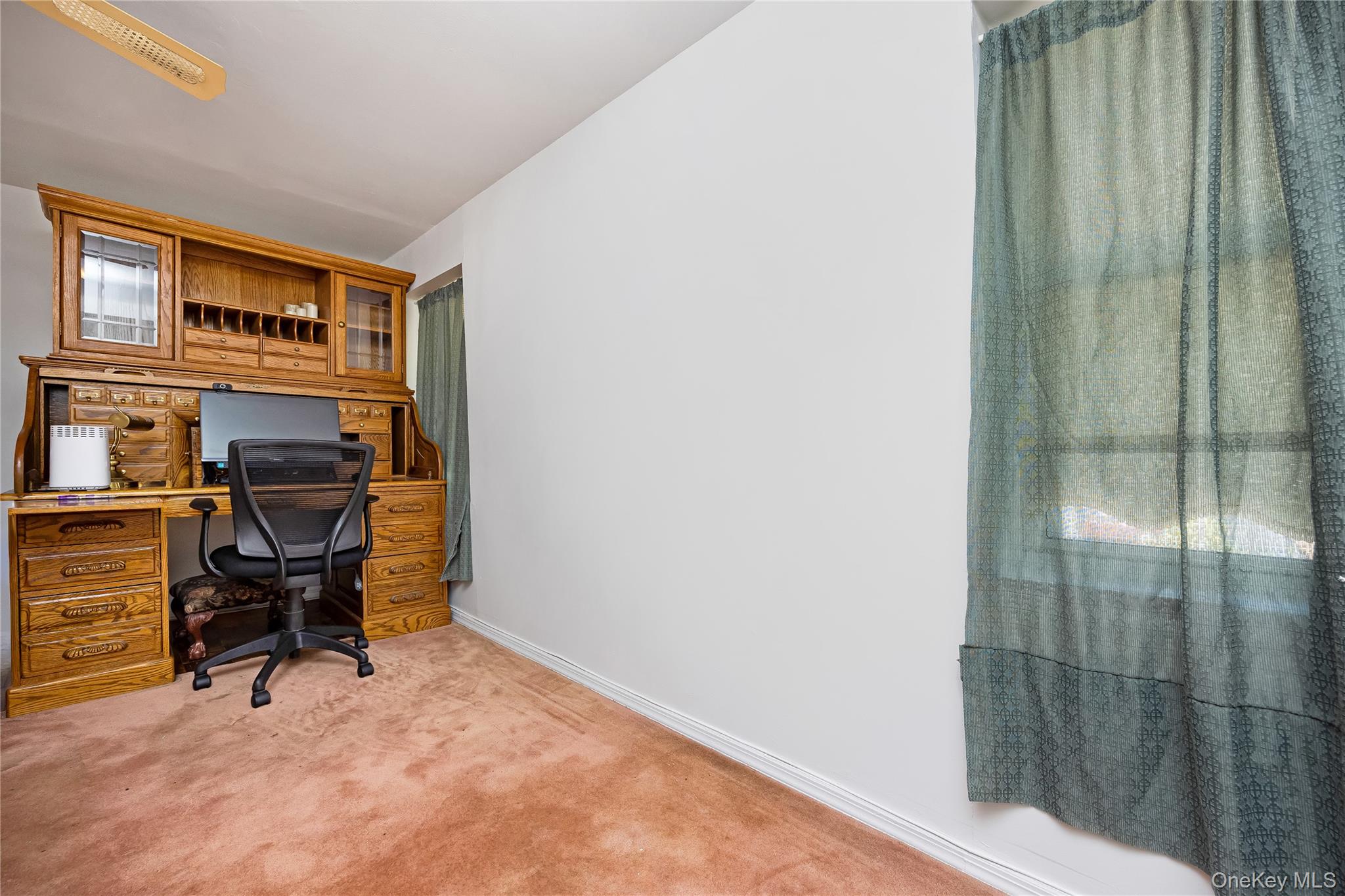 24 Lawrence Avenue, Rockville Centre, NY 11570