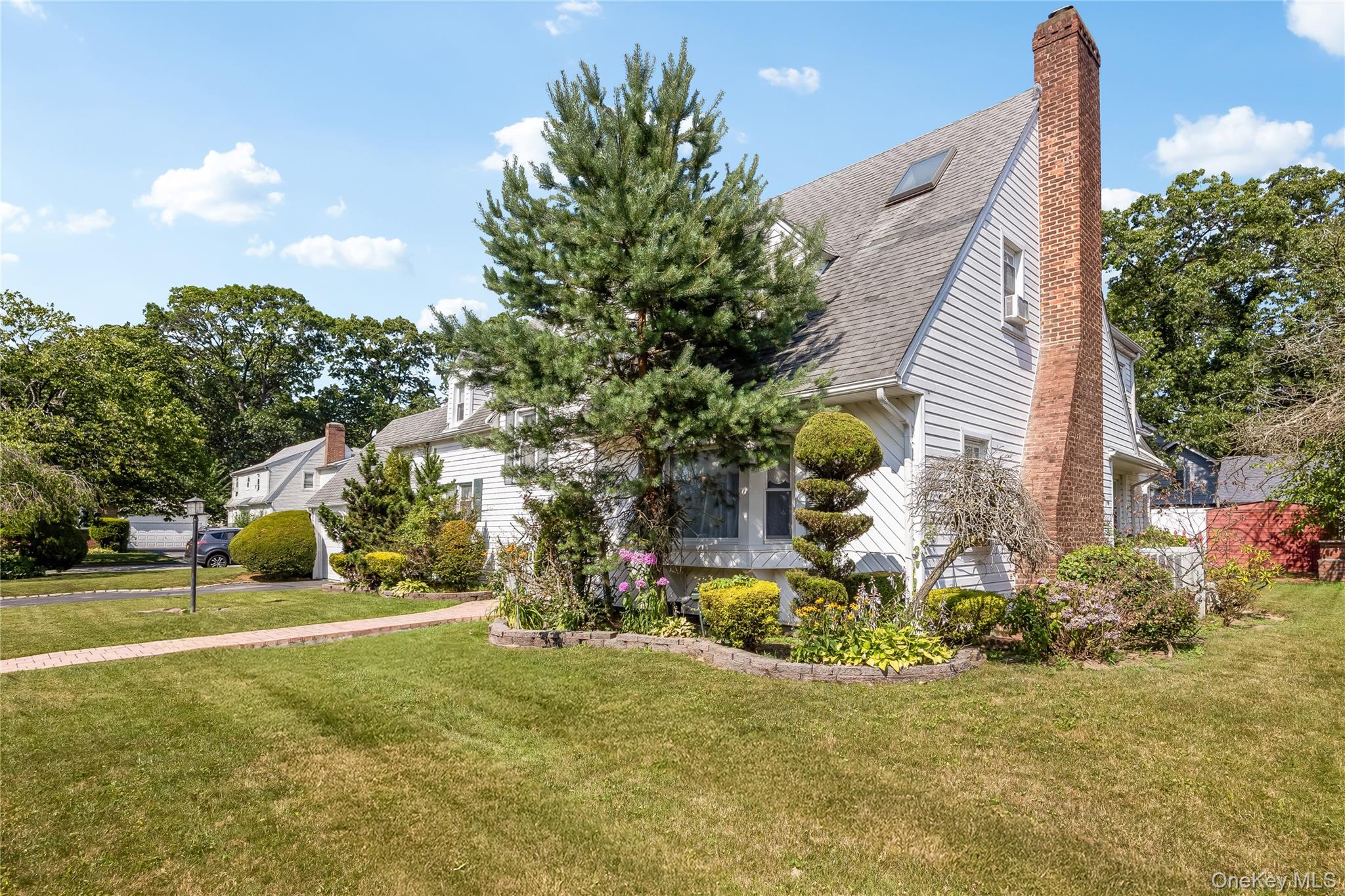 24 Lawrence Avenue, Rockville Centre, NY 11570