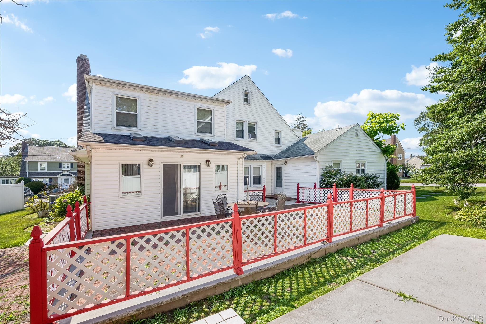 24 Lawrence Avenue, Rockville Centre, NY 11570