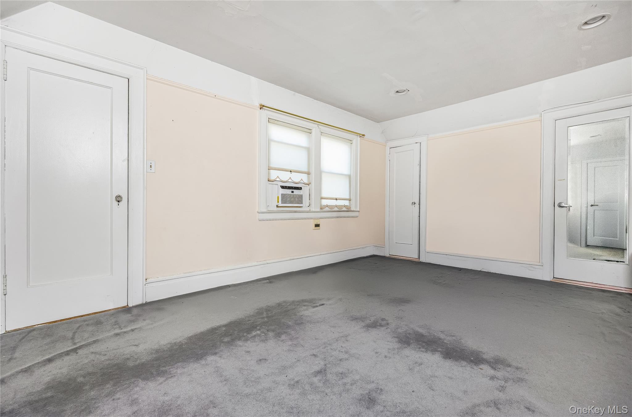 24 Lawrence Avenue, Rockville Centre, NY 11570