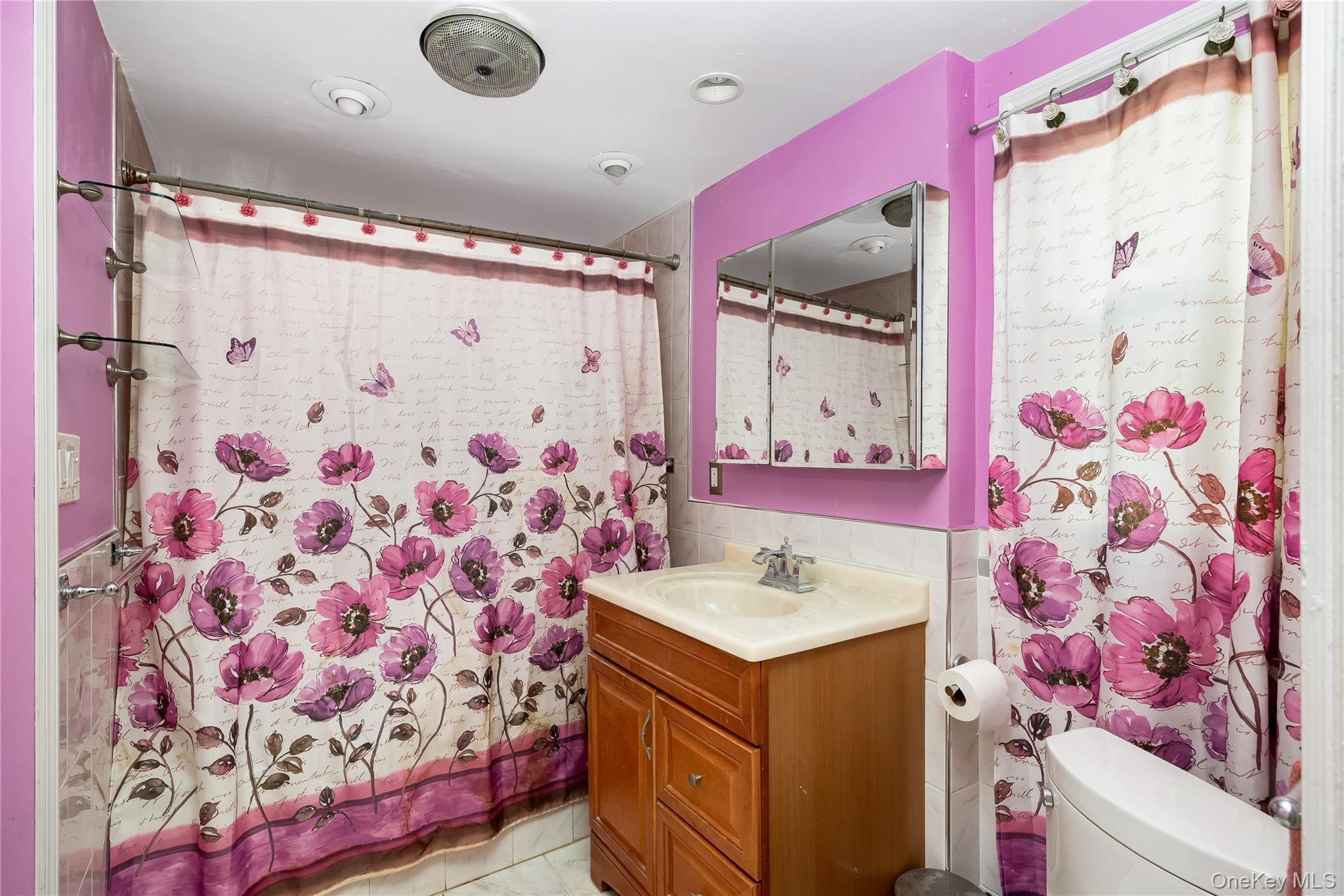 24 Lawrence Avenue, Rockville Centre, NY 11570