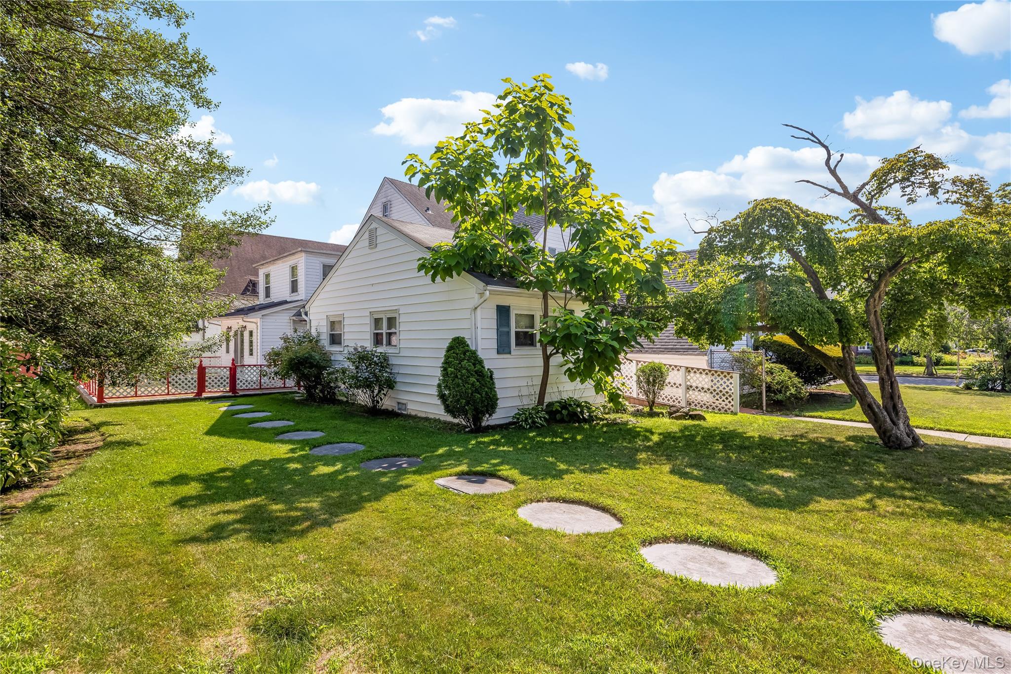 24 Lawrence Avenue, Rockville Centre, NY 11570