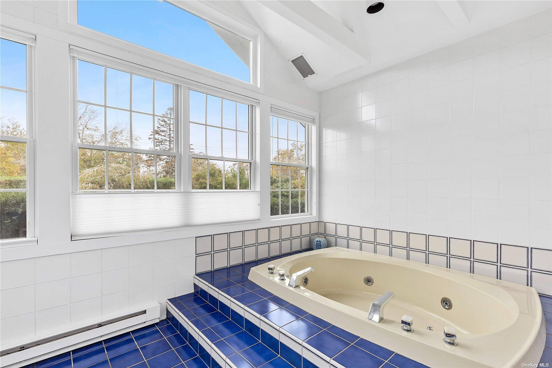 22 Bayfield Lane, Westhampton Beach, NY 11978