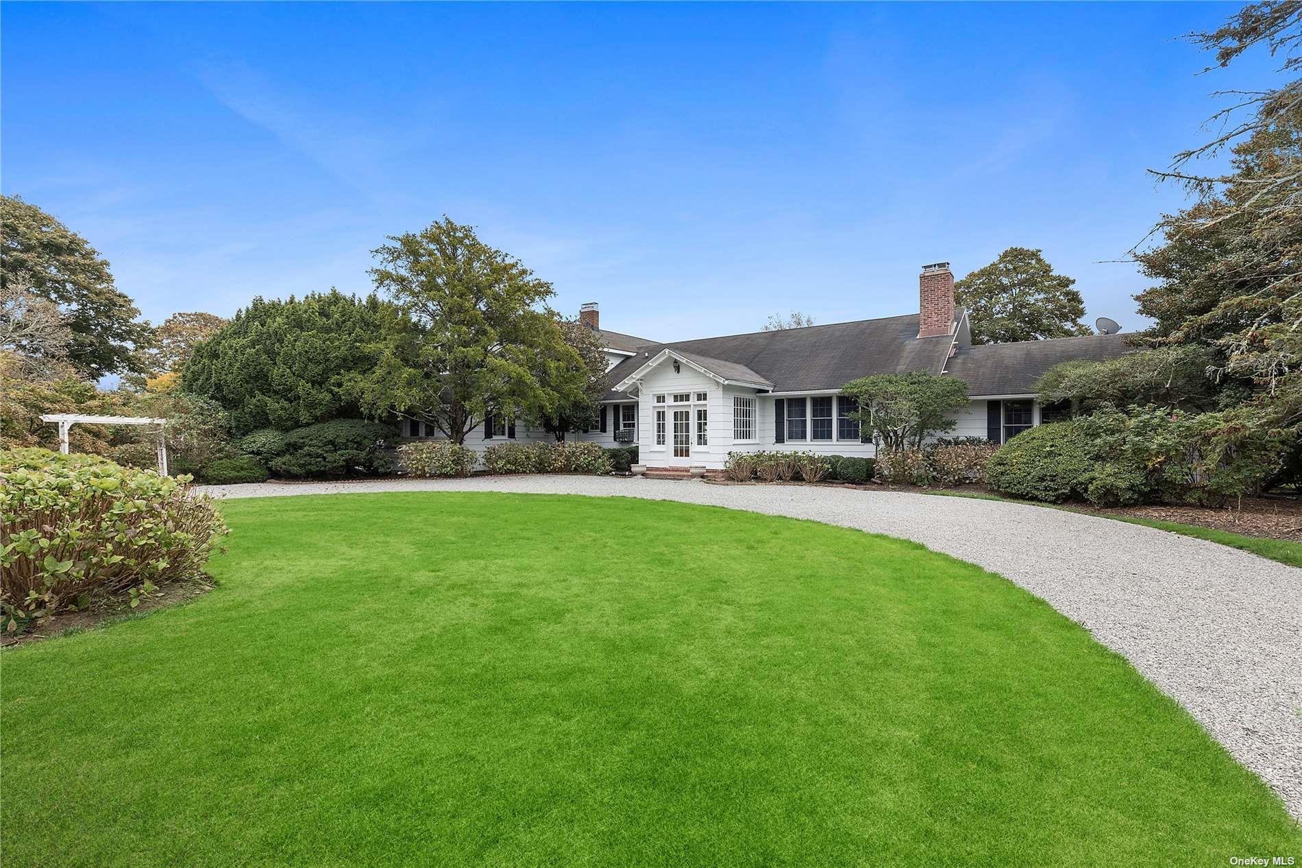 22 Bayfield Lane, Westhampton Beach, NY 11978