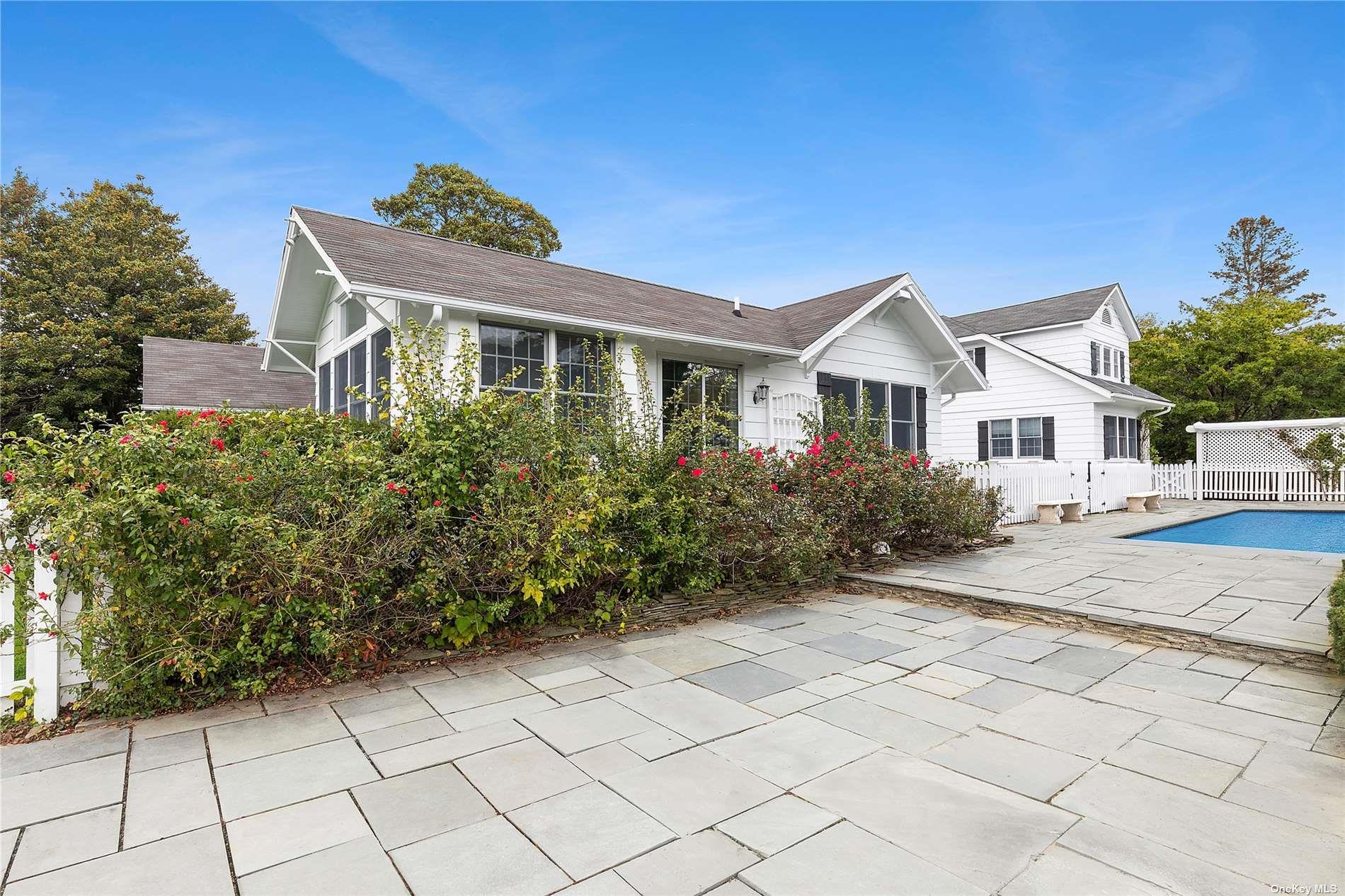 22 Bayfield Lane, Westhampton Beach, NY 11978
