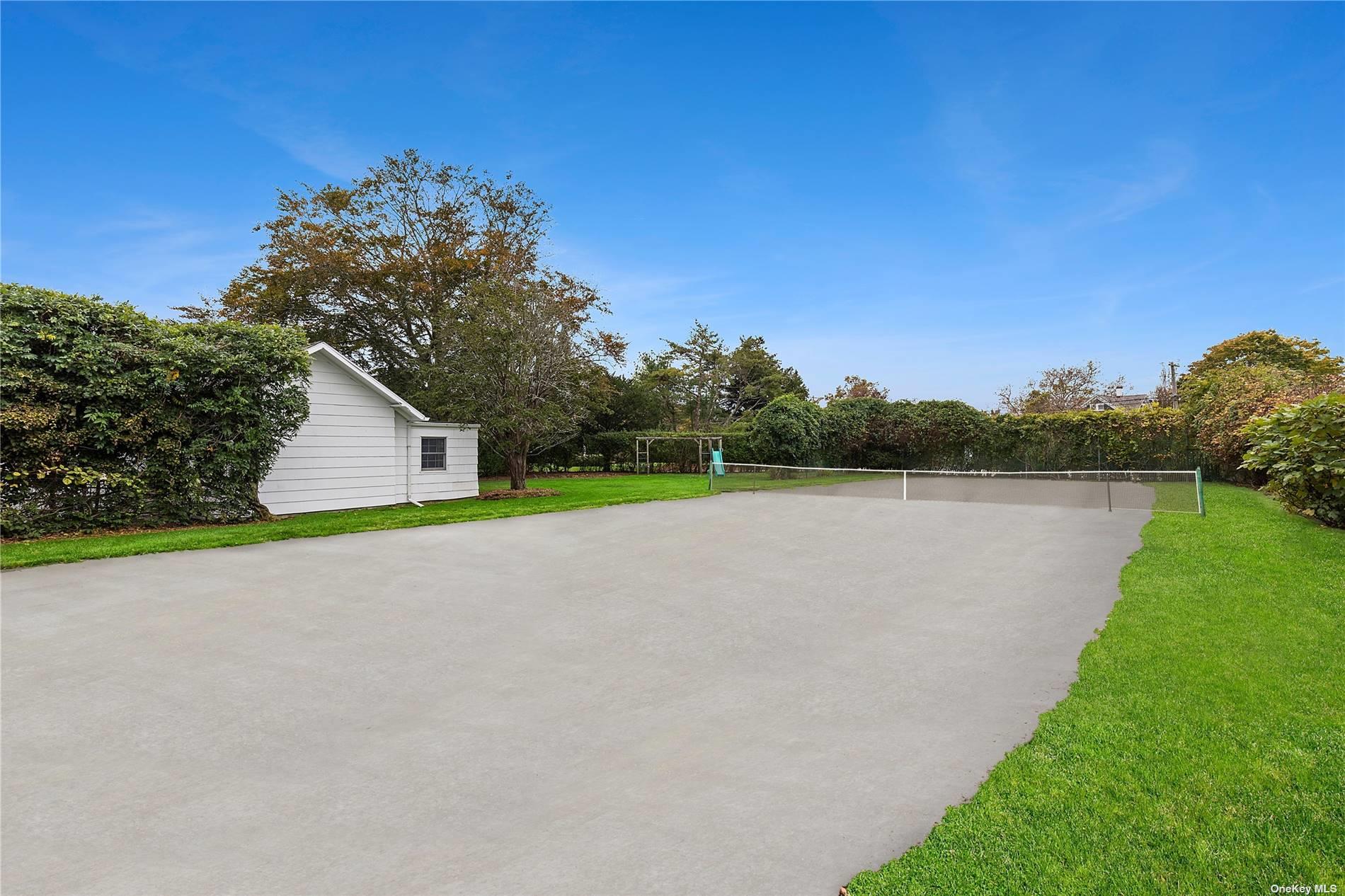 22 Bayfield Lane, Westhampton Beach, NY 11978