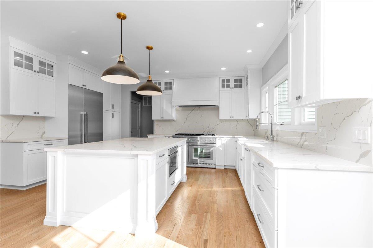 17 Madison Avenue, Jericho, NY 11753