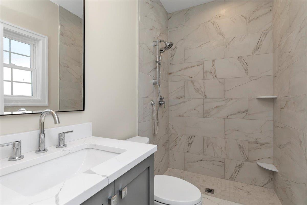 17 Madison Avenue, Jericho, NY 11753