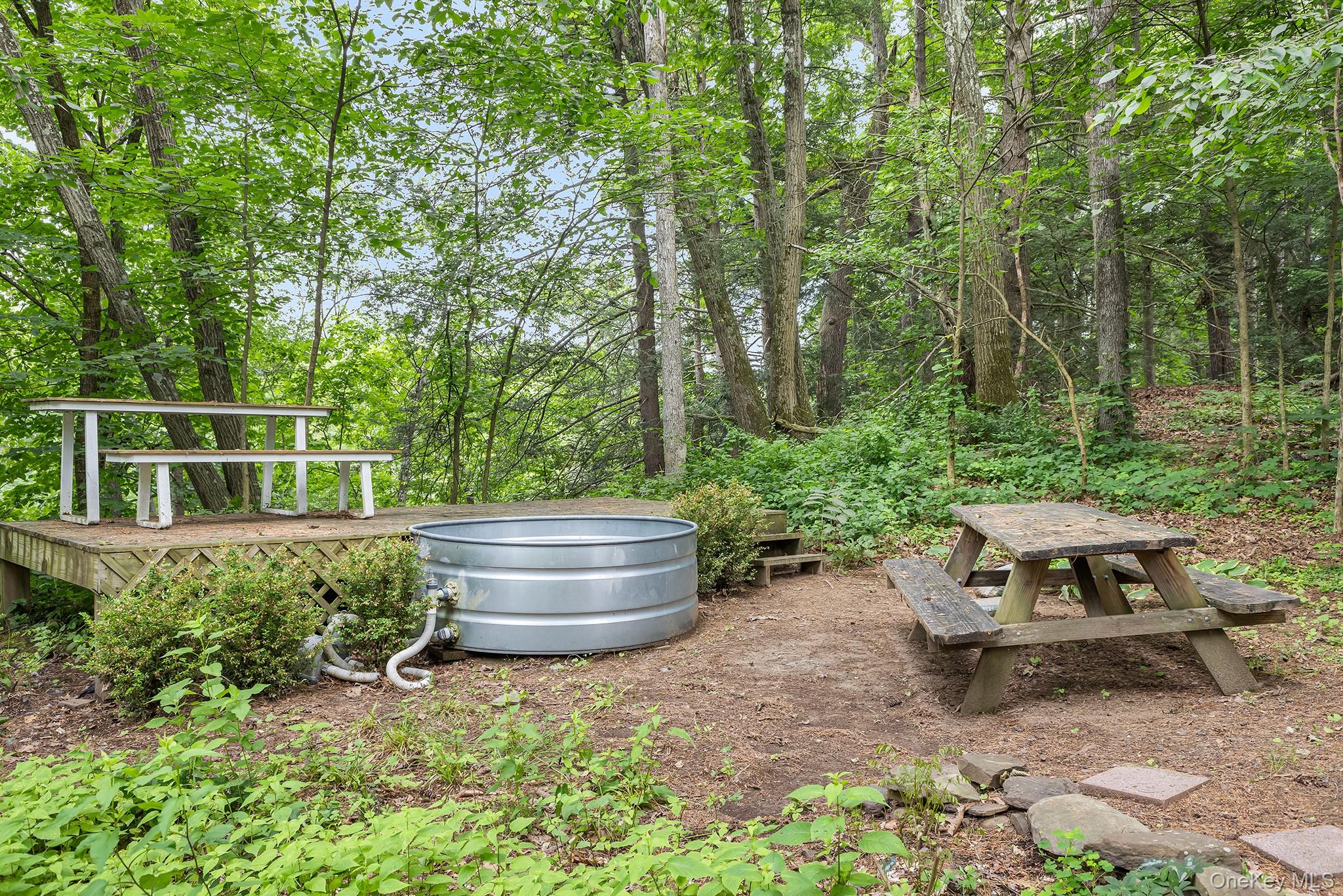 632 State Route 32 N, New Paltz, NY 12561