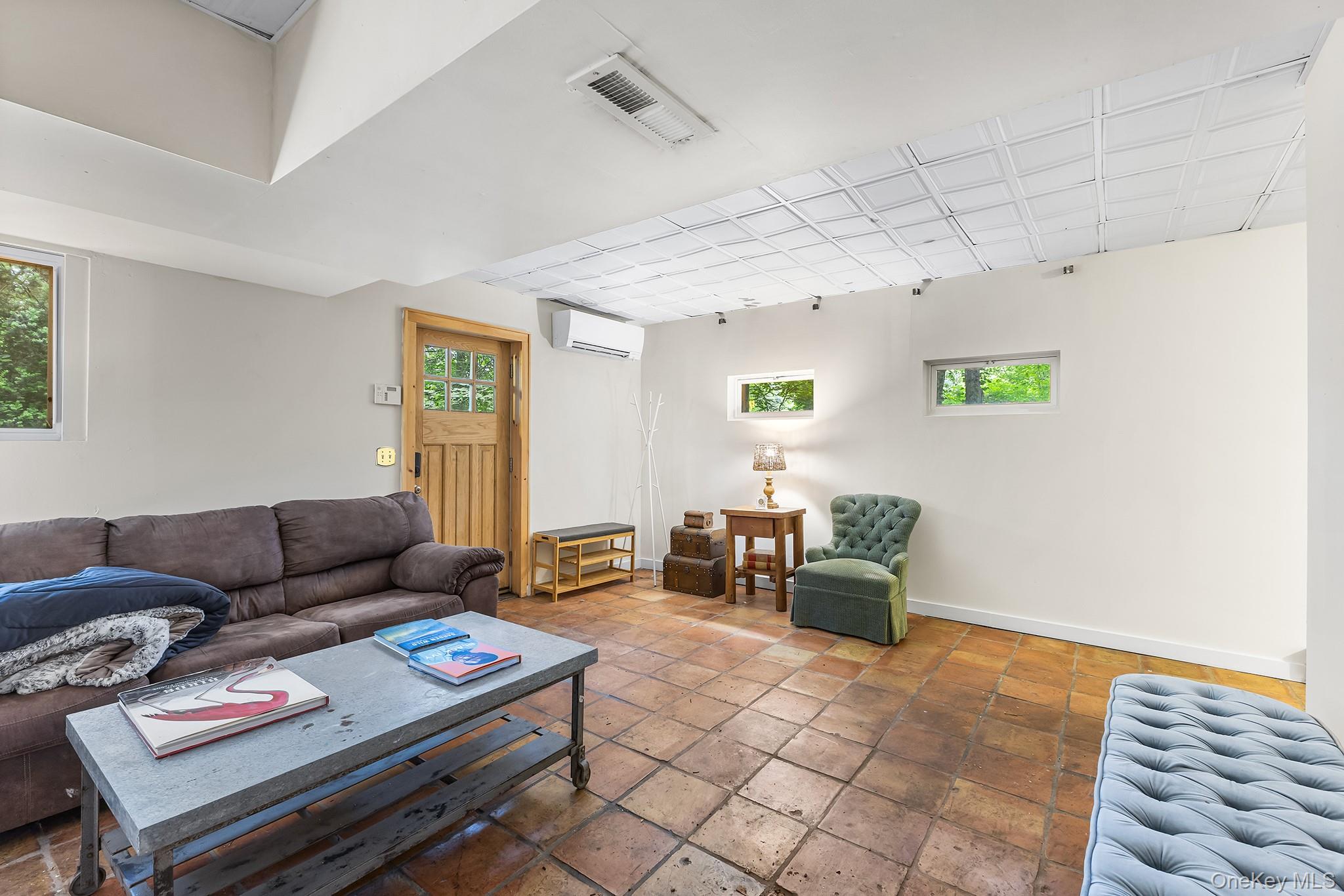 632 State Route 32 N, New Paltz, NY 12561