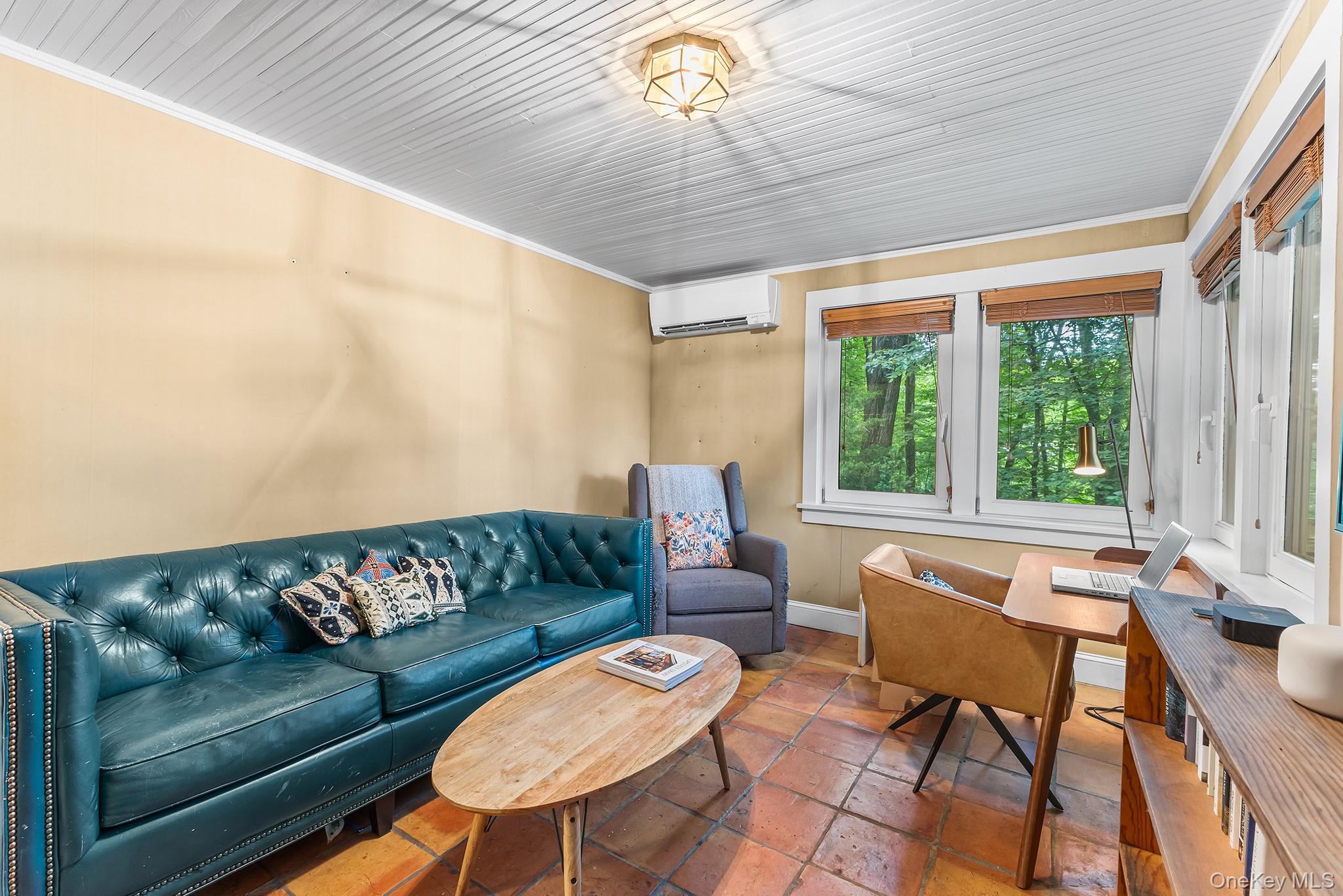 632 State Route 32 N, New Paltz, NY 12561