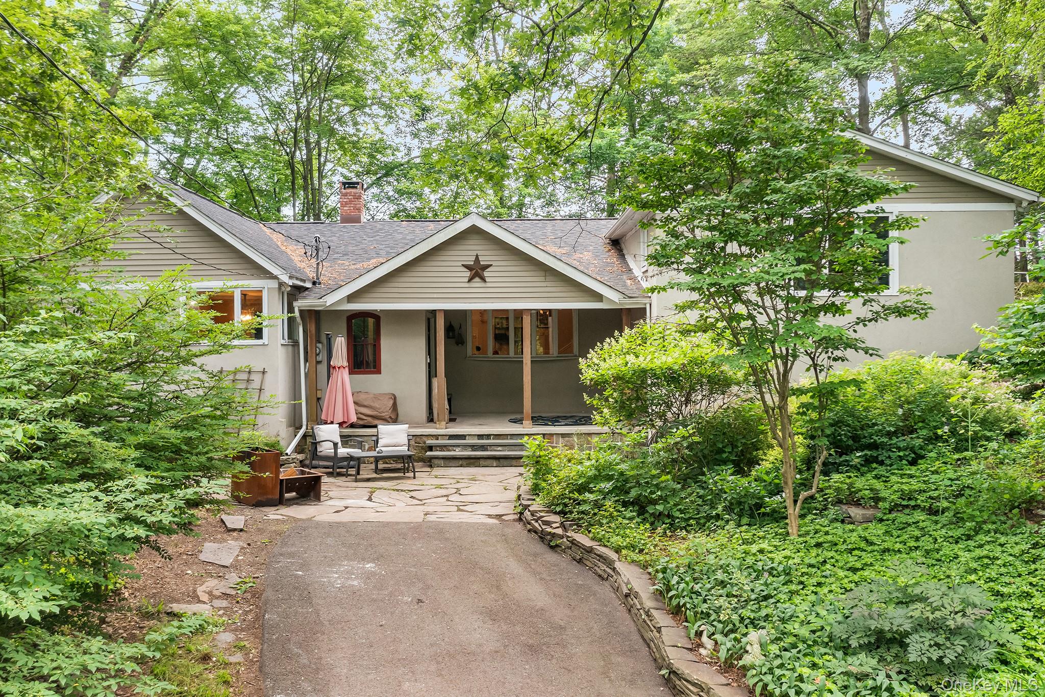 632 State Route 32 N, New Paltz, NY 12561