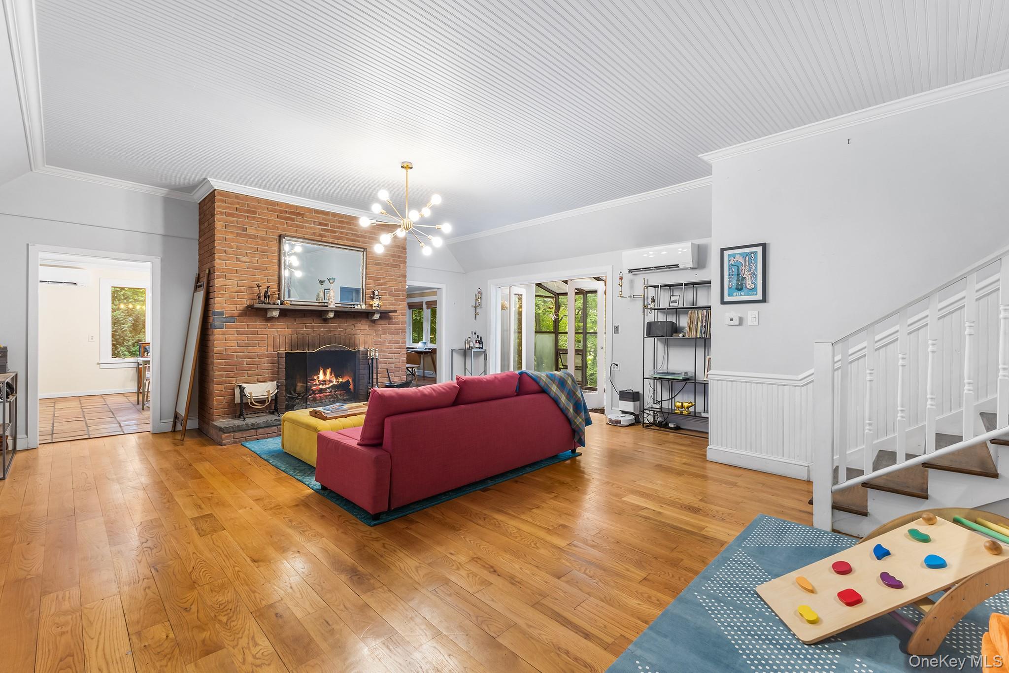 632 State Route 32 N, New Paltz, NY 12561