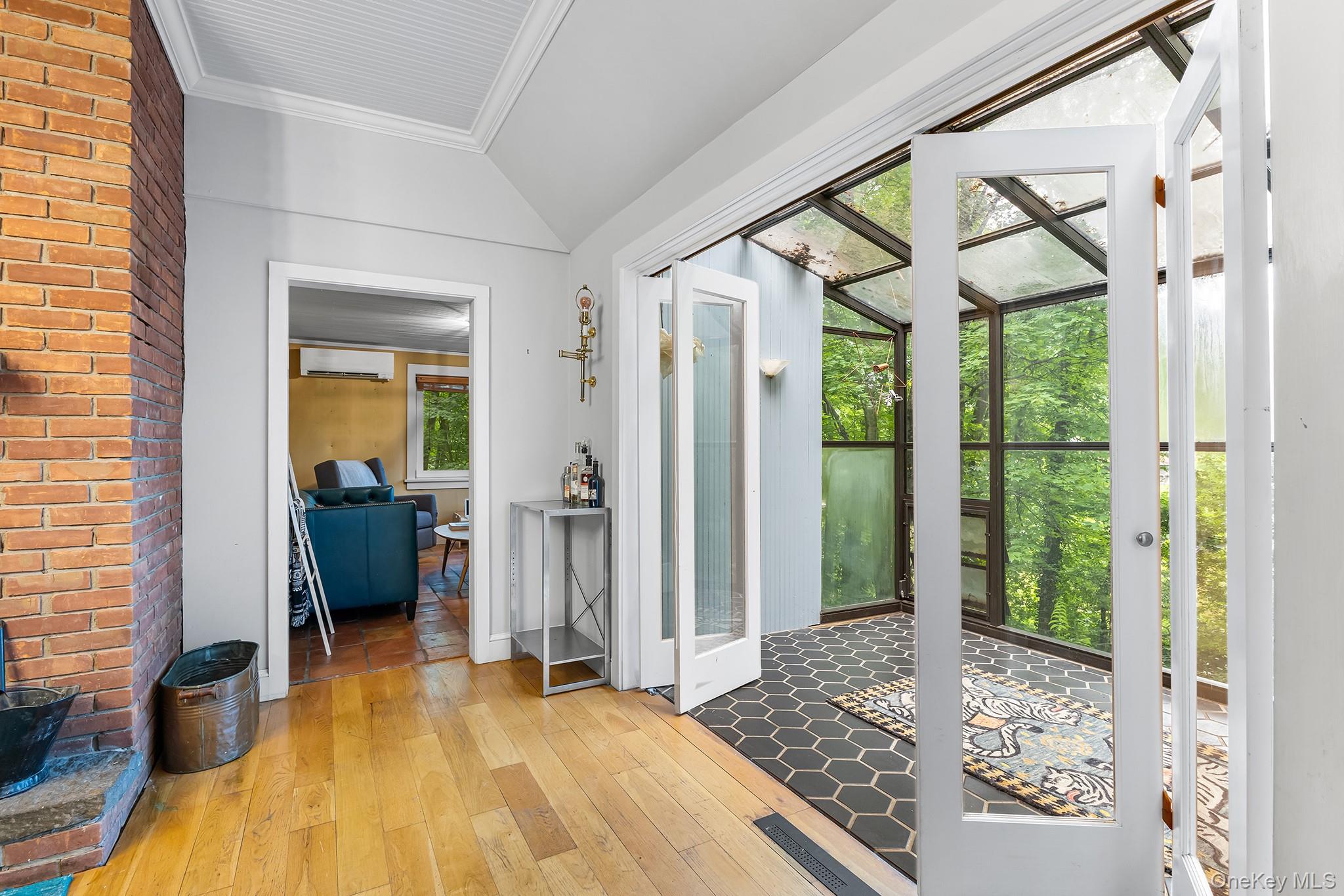 632 State Route 32 N, New Paltz, NY 12561