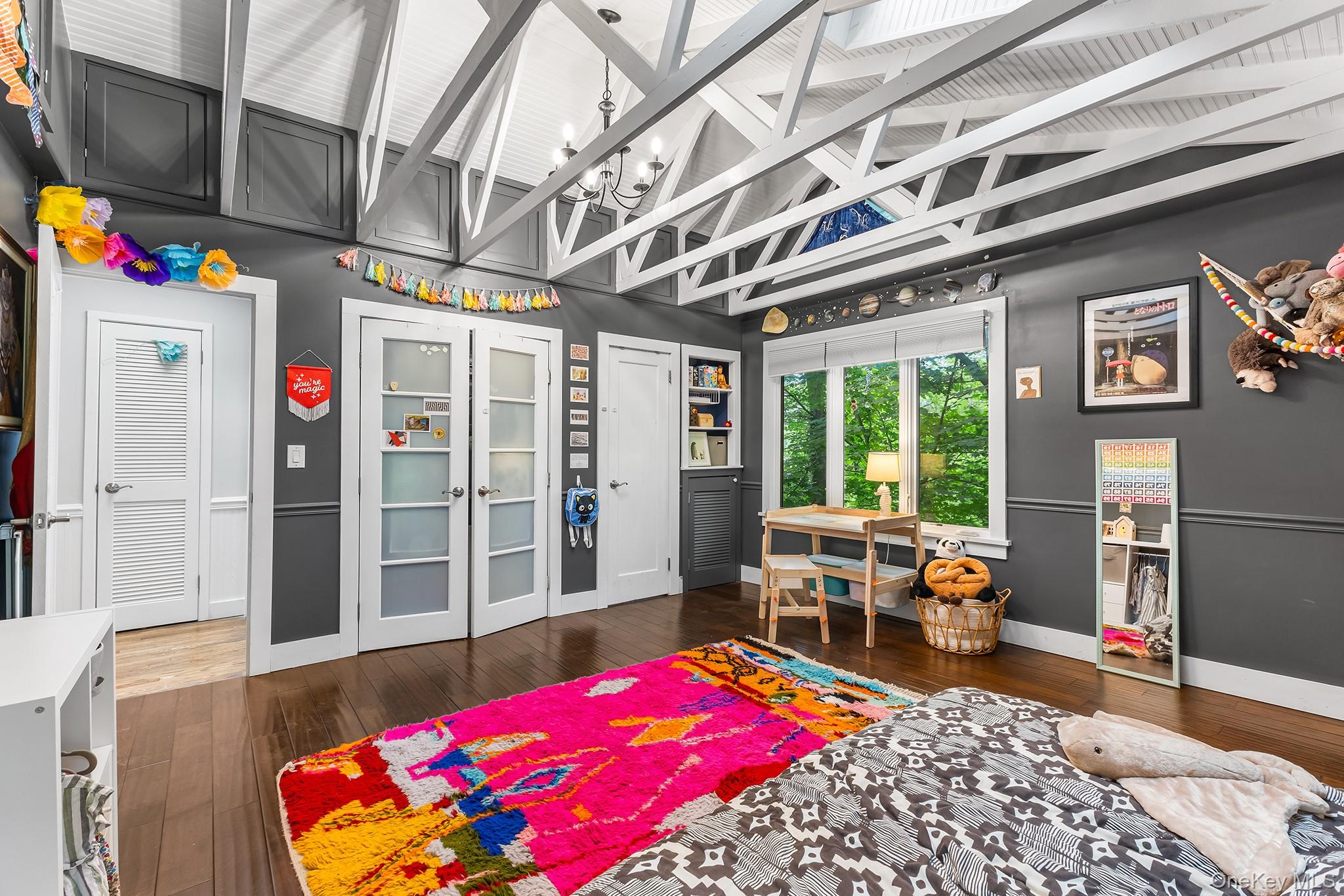 632 State Route 32 N, New Paltz, NY 12561