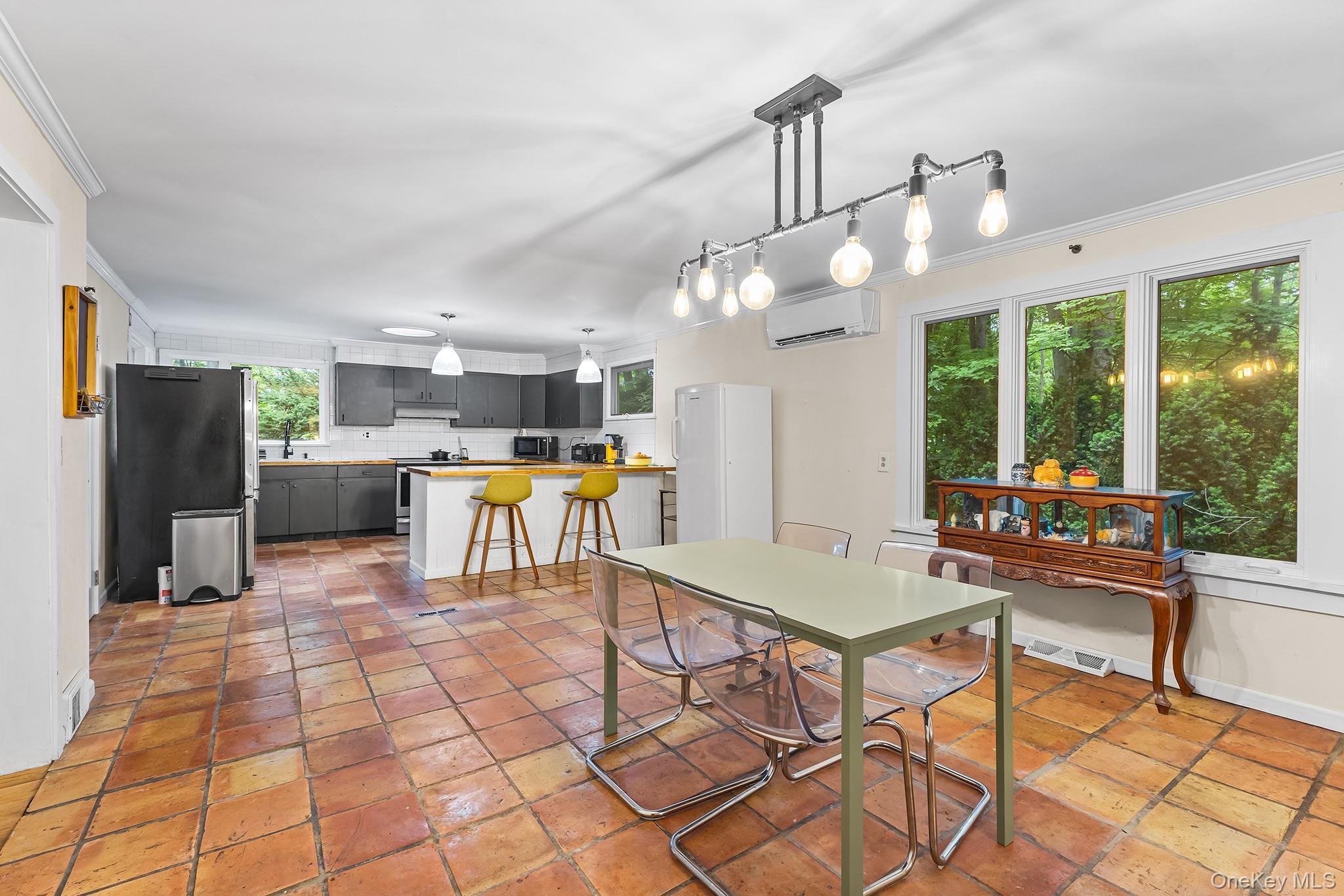 632 State Route 32 N, New Paltz, NY 12561