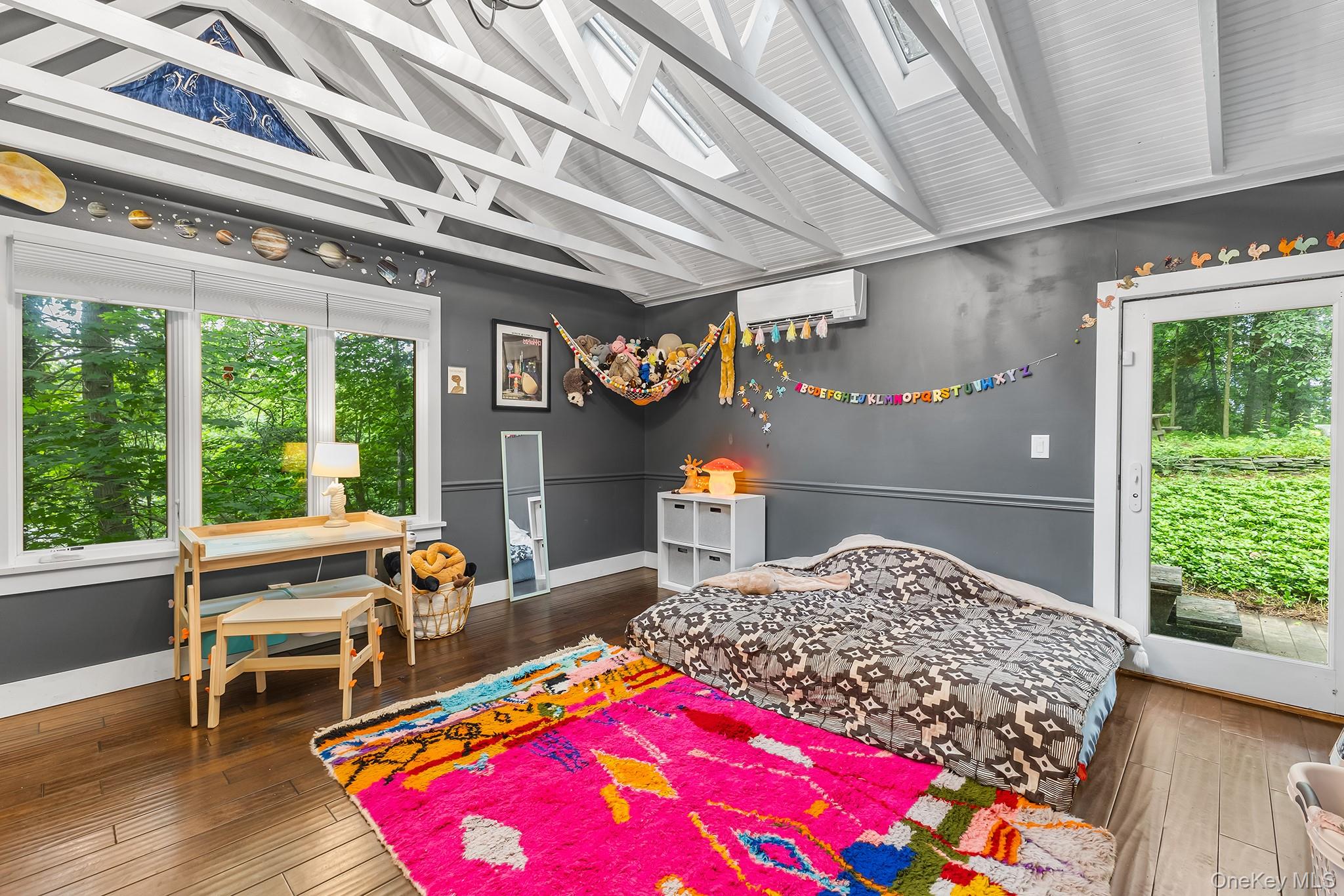 632 State Route 32 N, New Paltz, NY 12561