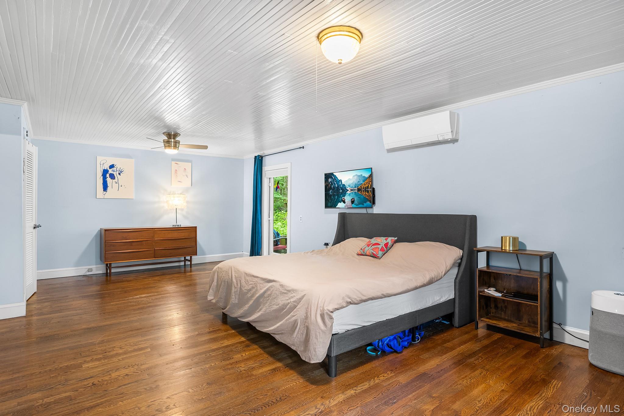 632 State Route 32 N, New Paltz, NY 12561