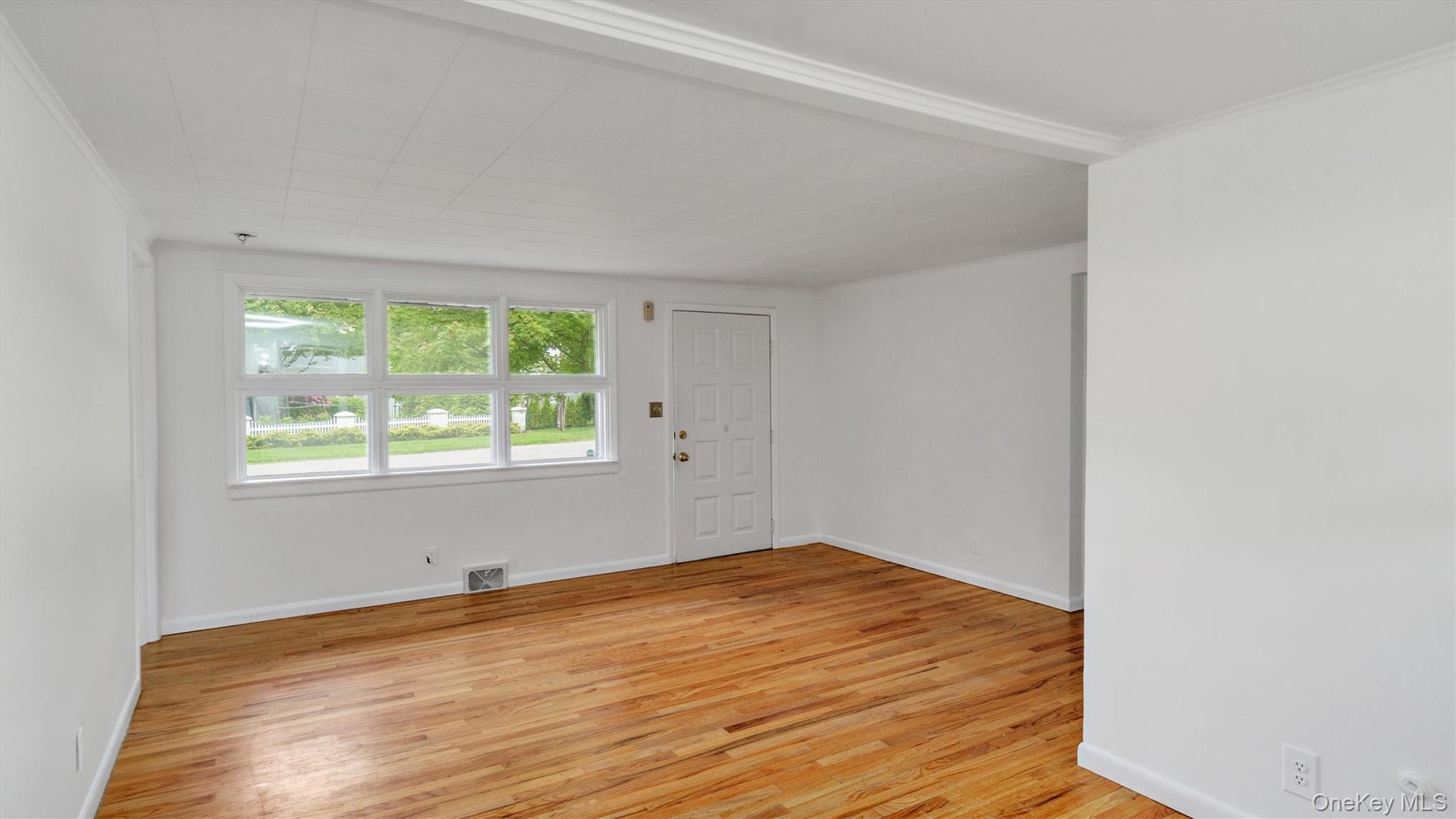 4 Holiday Court, Hampton Bays, NY 11946