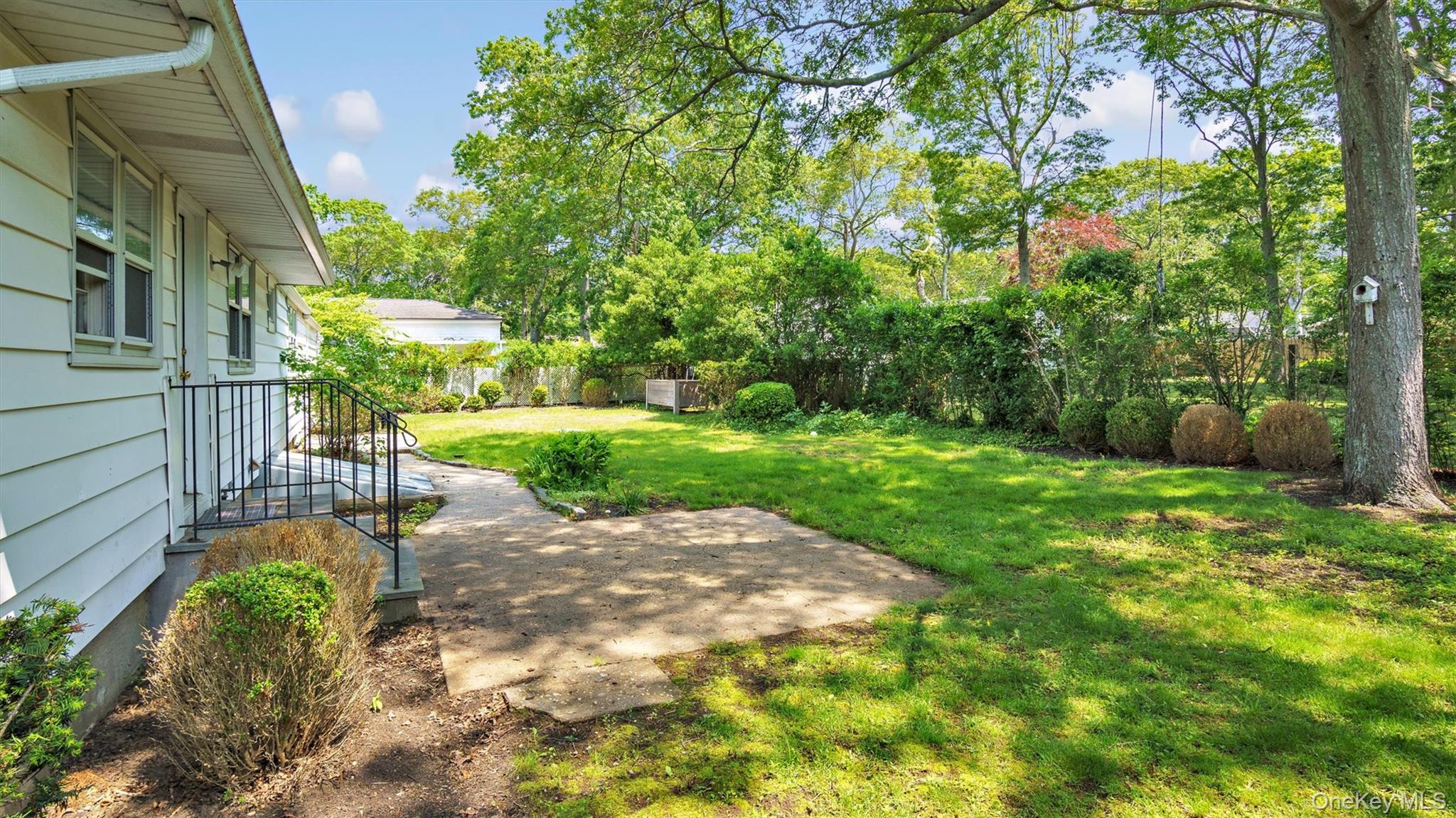 4 Holiday Court, Hampton Bays, NY 11946