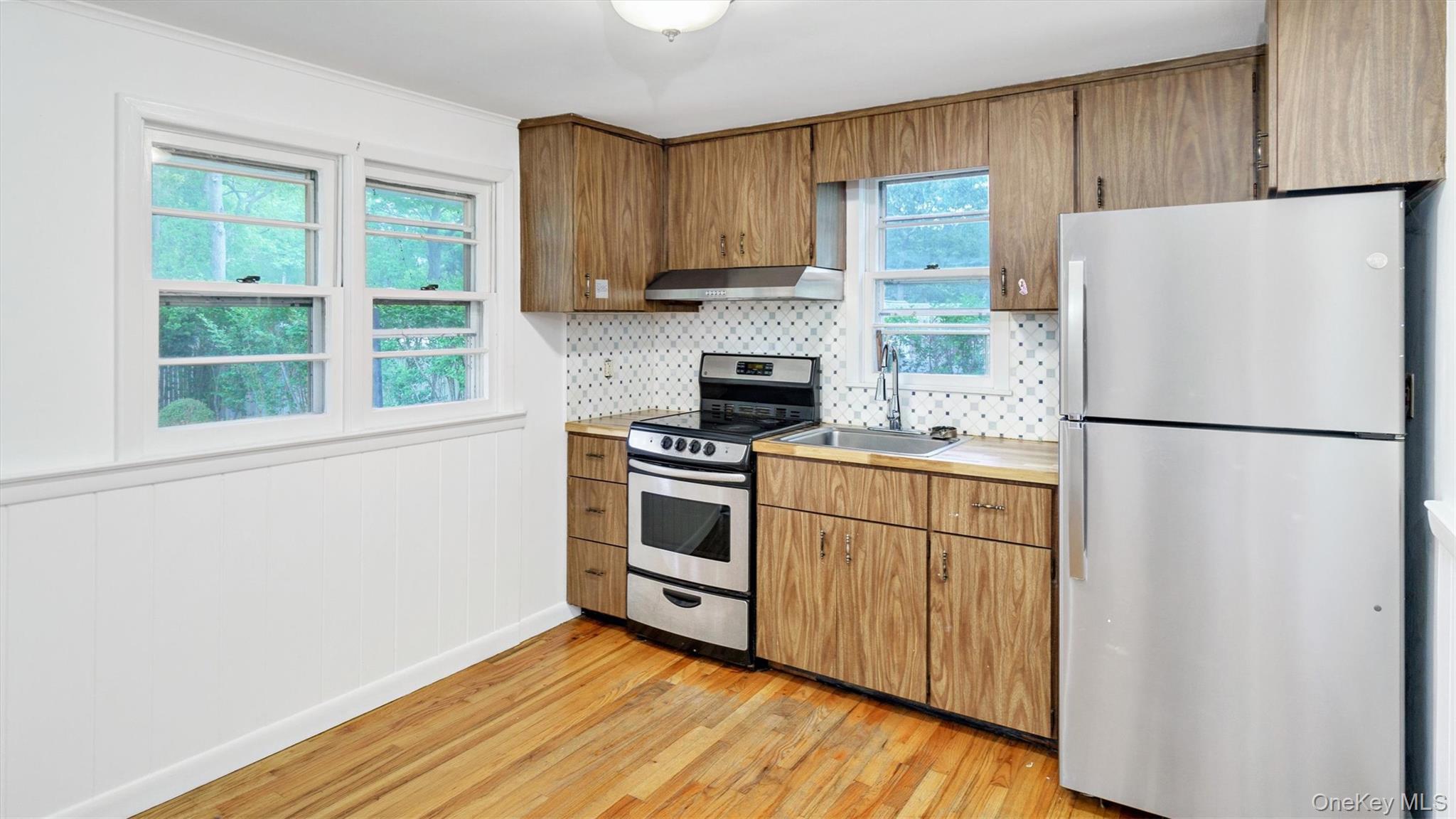 4 Holiday Court, Hampton Bays, NY 11946