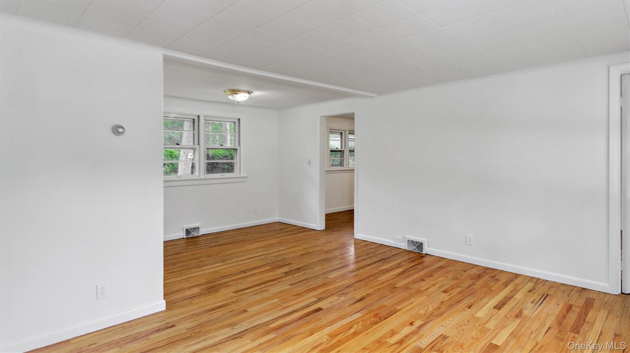 4 Holiday Court, Hampton Bays, NY 11946