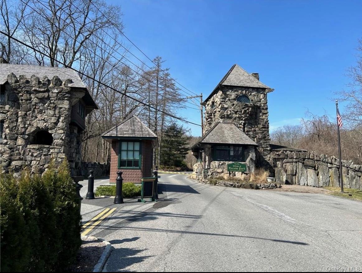 1 Lookout Road, Tuxedo Park, NY 10987